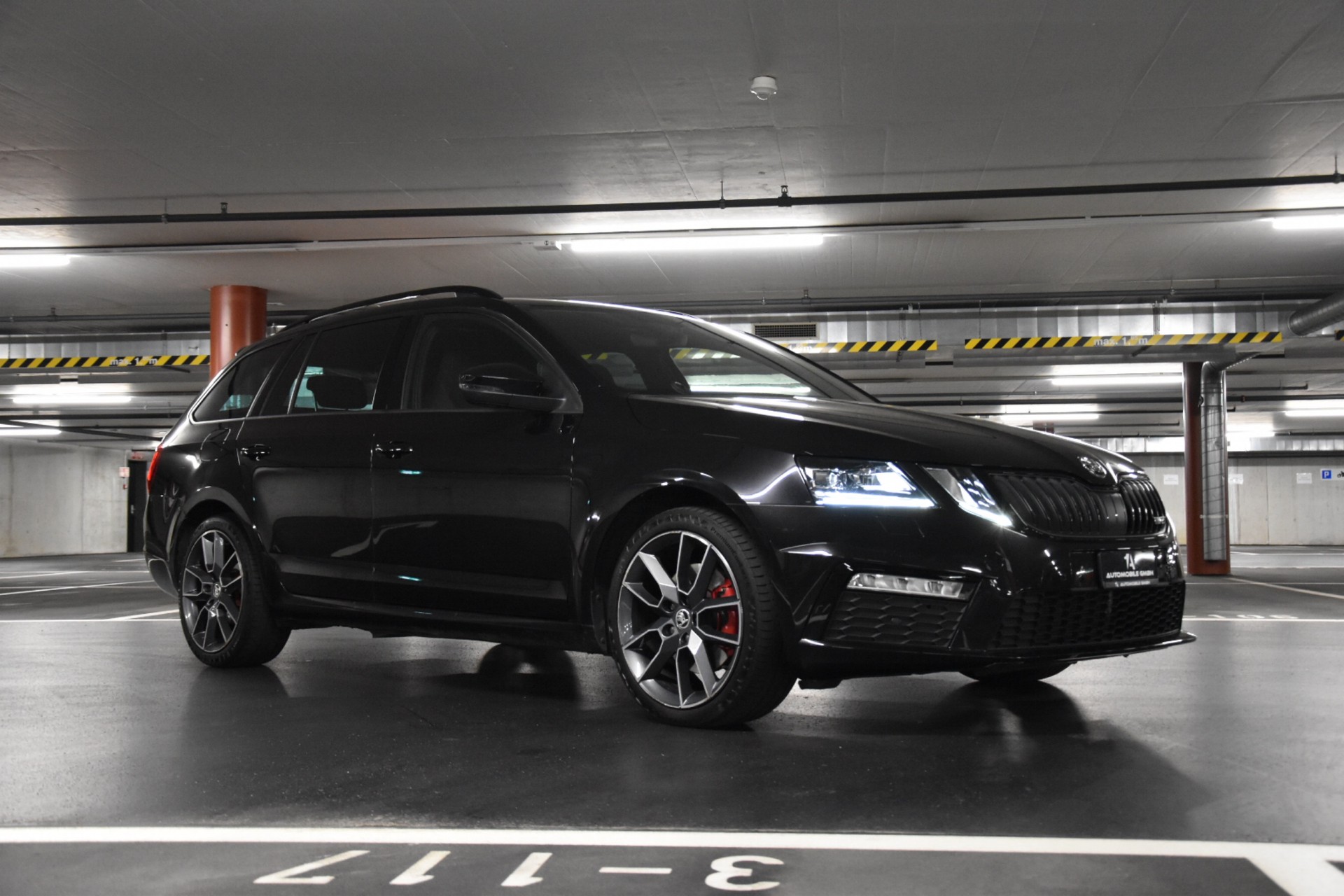 SKODA Octavia Combi 2.0 TDI RS 4x4 DSG-image-8