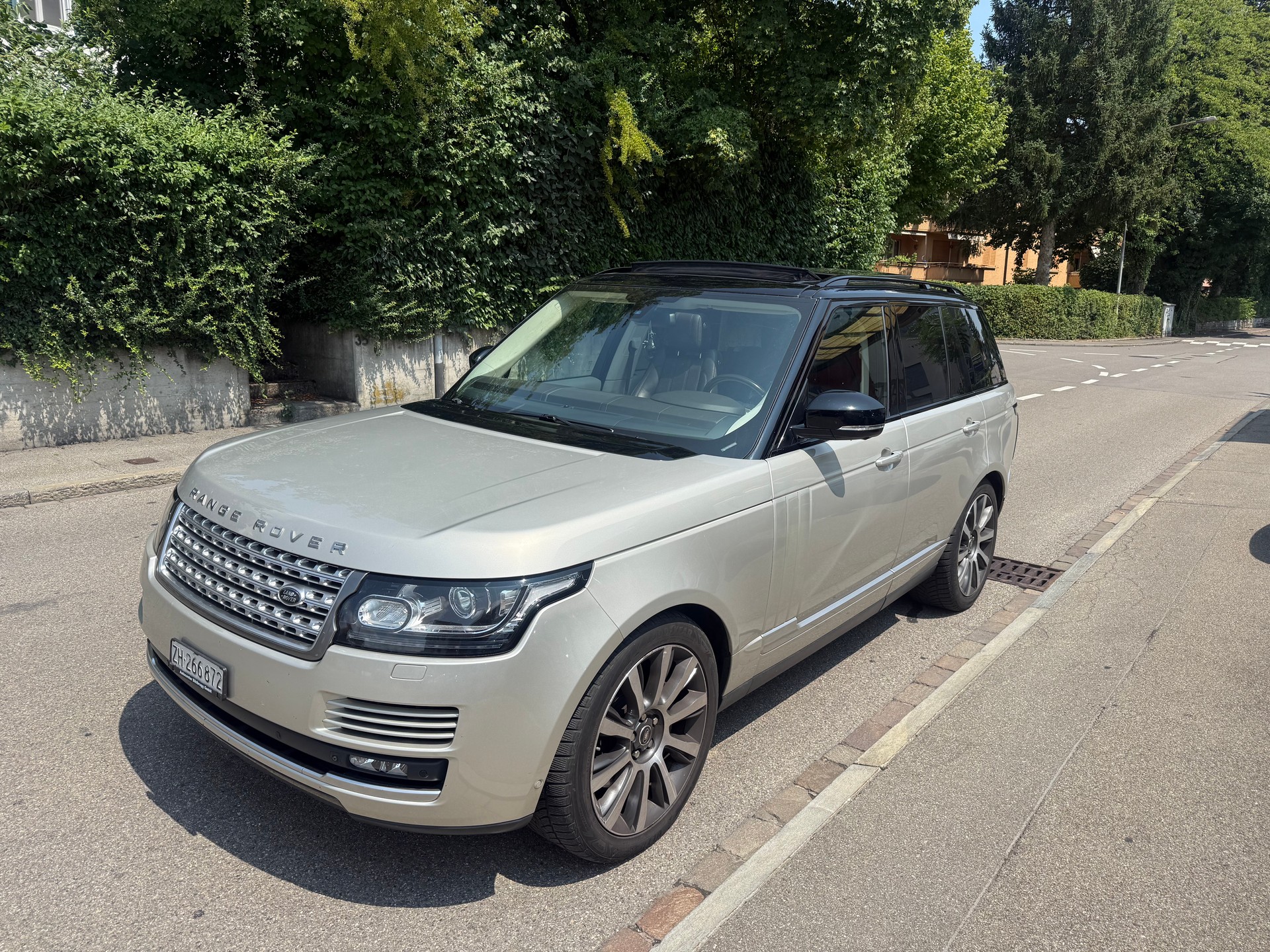 LAND ROVER Range Rover 3.0 TDV6 Vogue Automatic-image-1