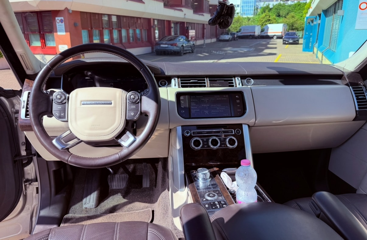 LAND ROVER Range Rover 3.0 TDV6 Vogue Automatic-image-9