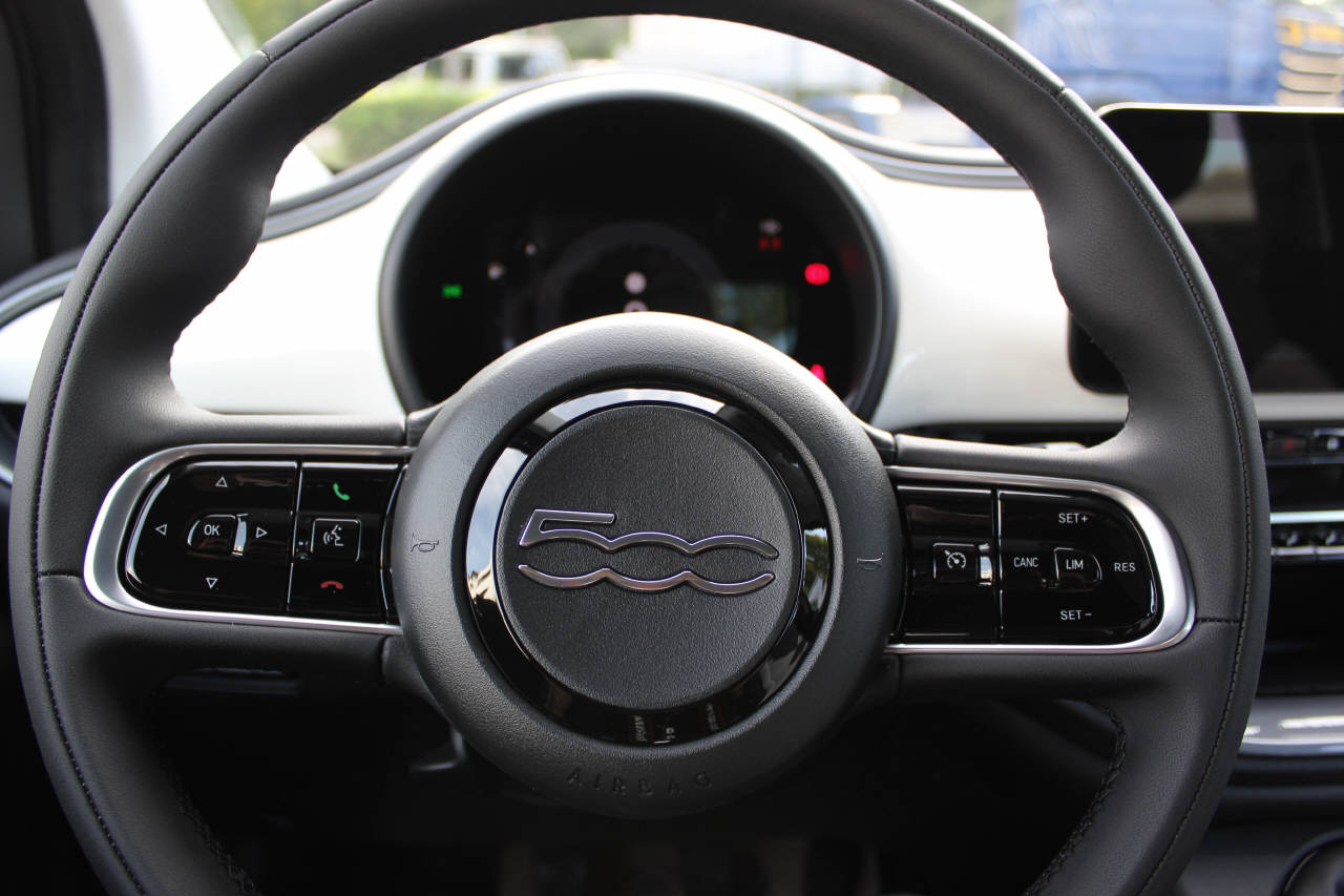 FIAT 500 Cabrio 1.0 Hybrid Dolcevita-image-7