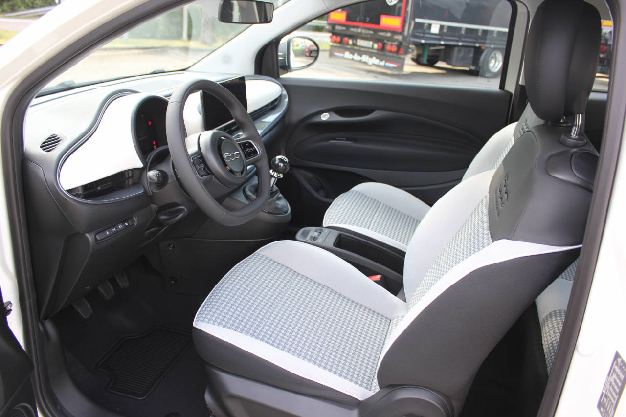 FIAT 500 Cabrio 1.0 Hybrid Dolcevita-image-4