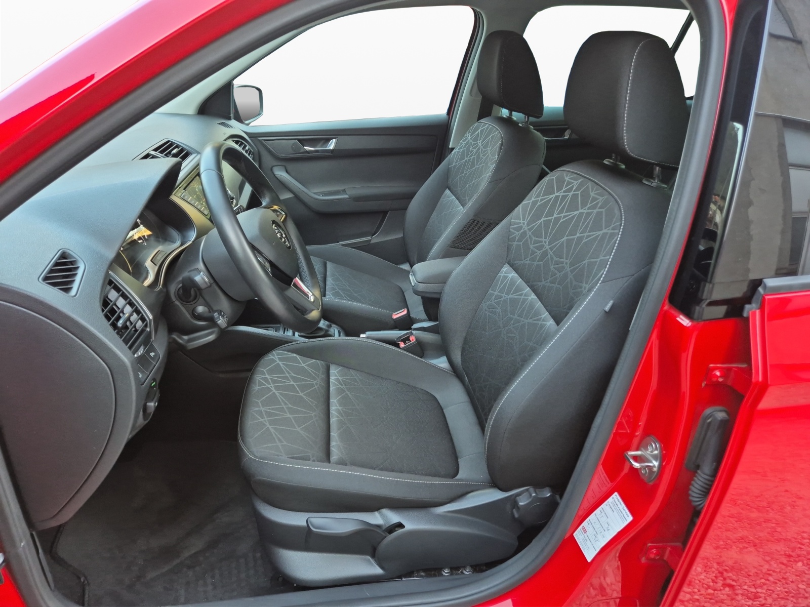 SKODA Fabia 1.0 TSI Clever DSG-image-8