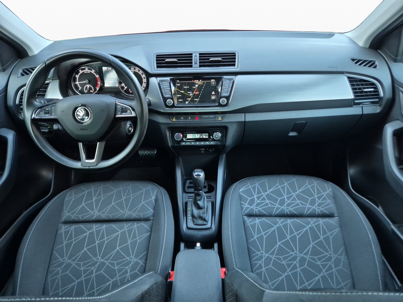 SKODA Fabia 1.0 TSI Clever DSG-image-12
