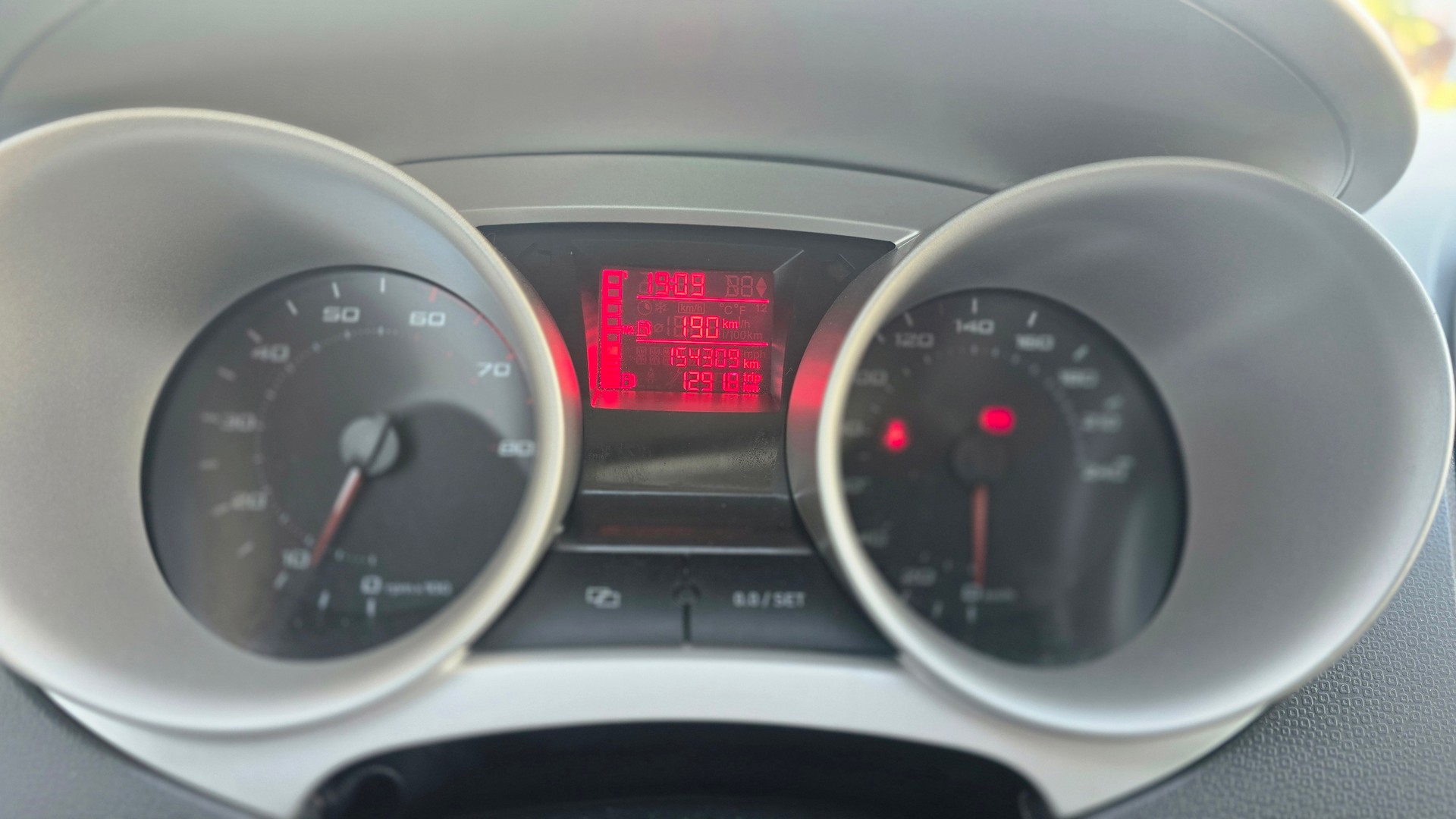 SEAT Ibiza SC 1.2 TSI Style-image-8