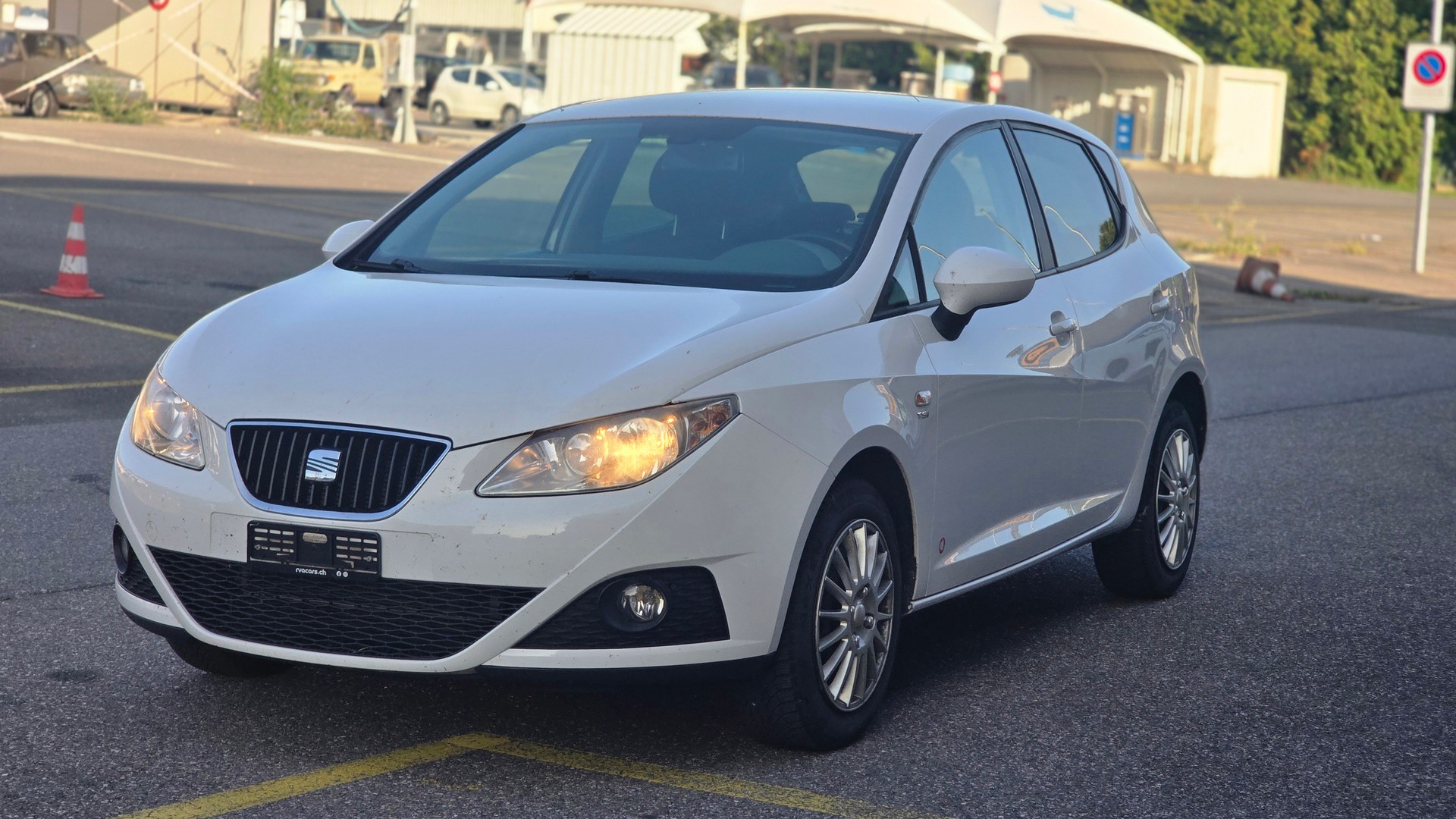 SEAT Ibiza SC 1.2 TSI Style-image-1