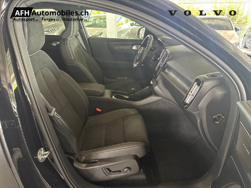VOLVO EC40 Twin Performance Black Edition AWD-image-12