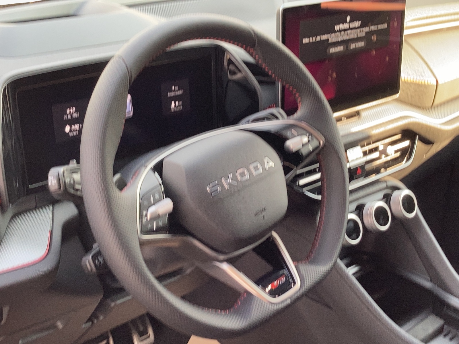 SKODA Kodiaq 2.0 TSI RS 4x4-image-9