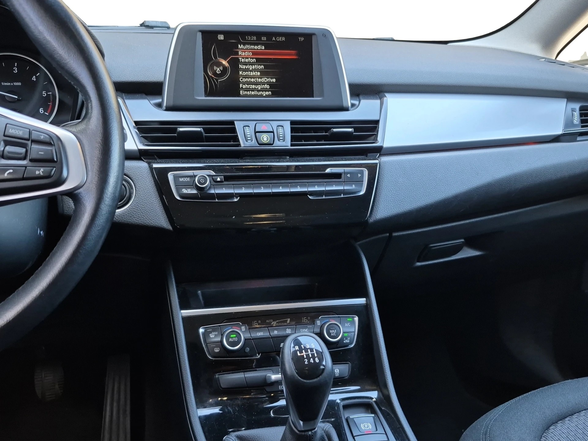 BMW 218d xDrive Gran Tourer *7-Plätzer* *Allrad*-image-9