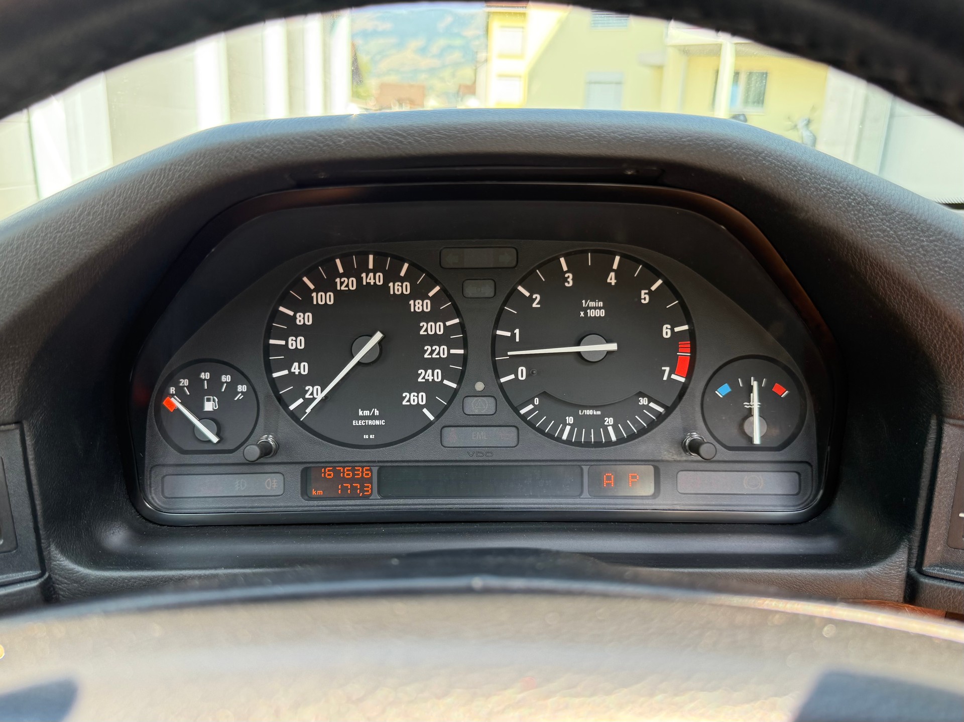 BMW 530i V8 A E39-image-13