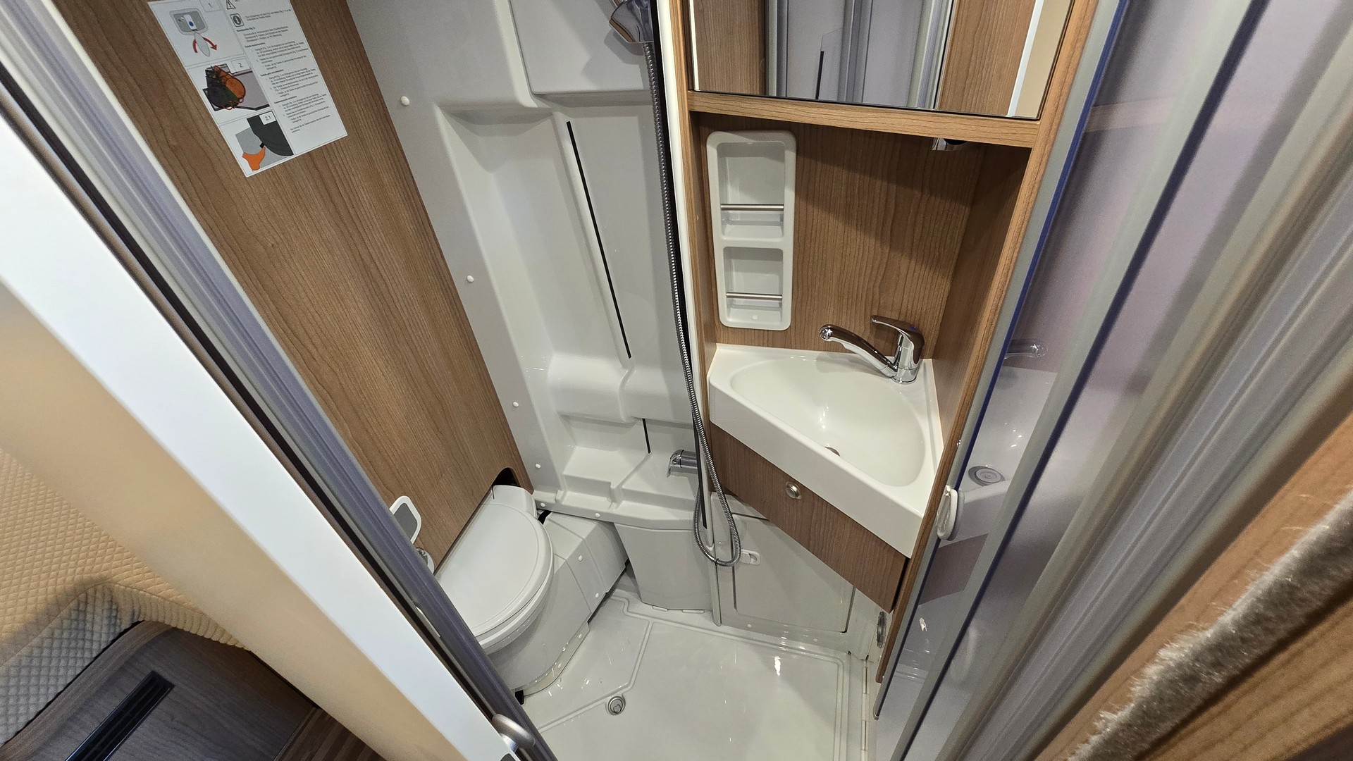 MALIBU Van 640 LE "by Carthago" / Fiat Ducato 2.3MJT 150PS-image-15