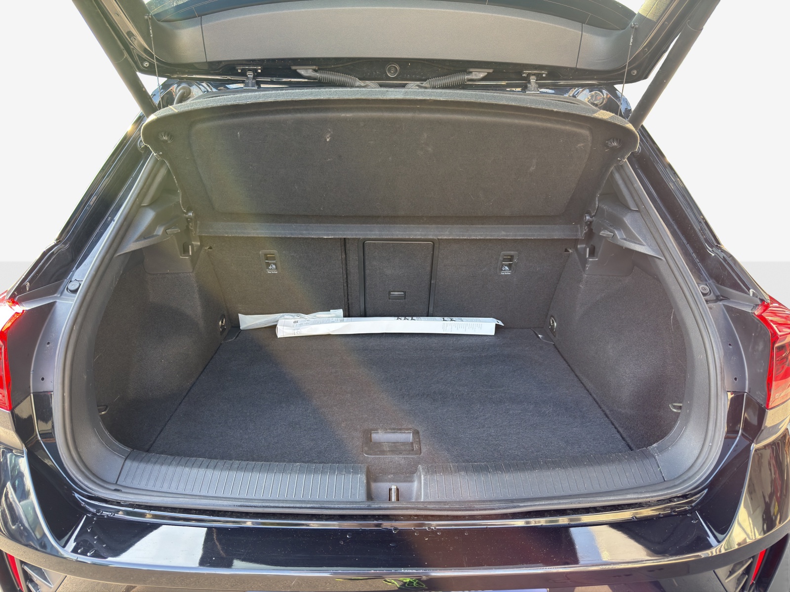 VW T-Roc 2.0 TSI R-Line DSG 4Motion-image-12