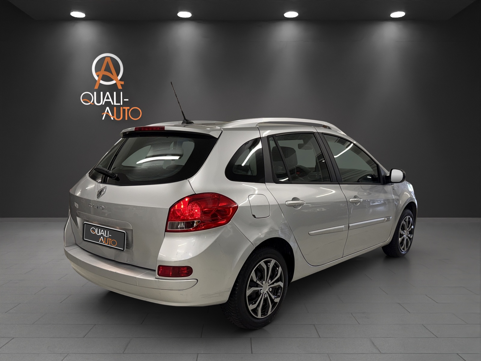 RENAULT Clio Grandtour 1.6 16V Night&Day Automatic-image-5