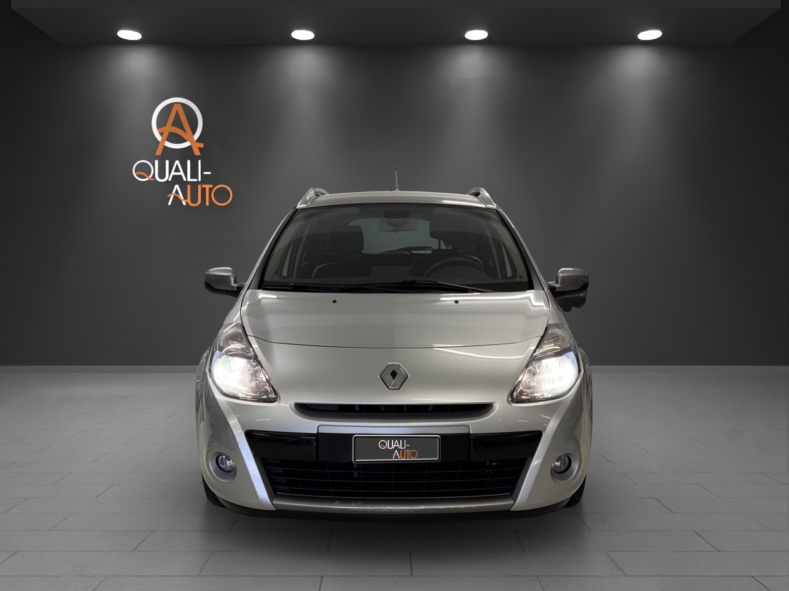 RENAULT Clio Grandtour 1.6 16V Night&Day Automatic-image-1