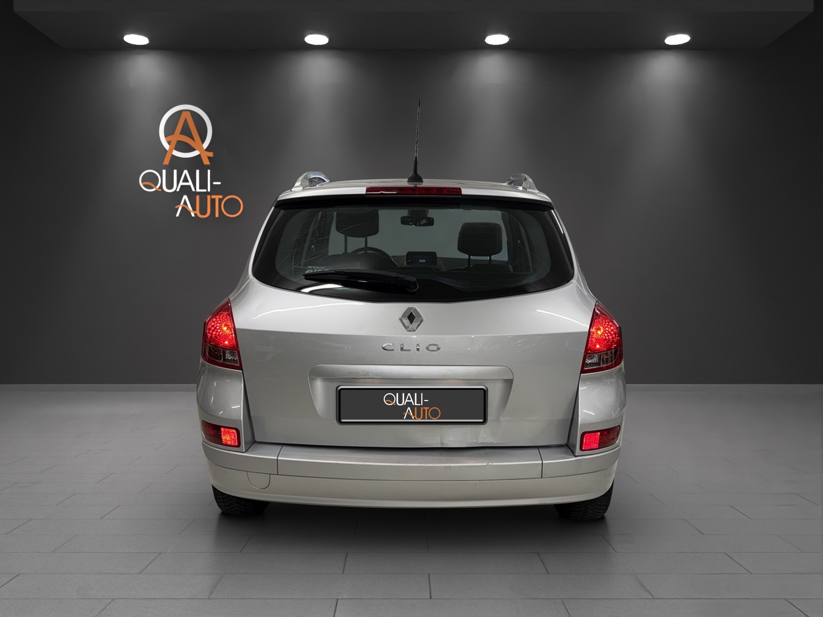 RENAULT Clio Grandtour 1.6 16V Night&Day Automatic-image-4