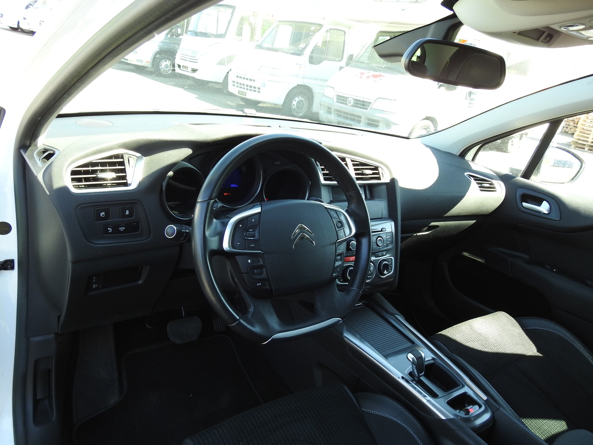 CITROEN Berline 1.6 e-HDi SST Exklusive-image-10