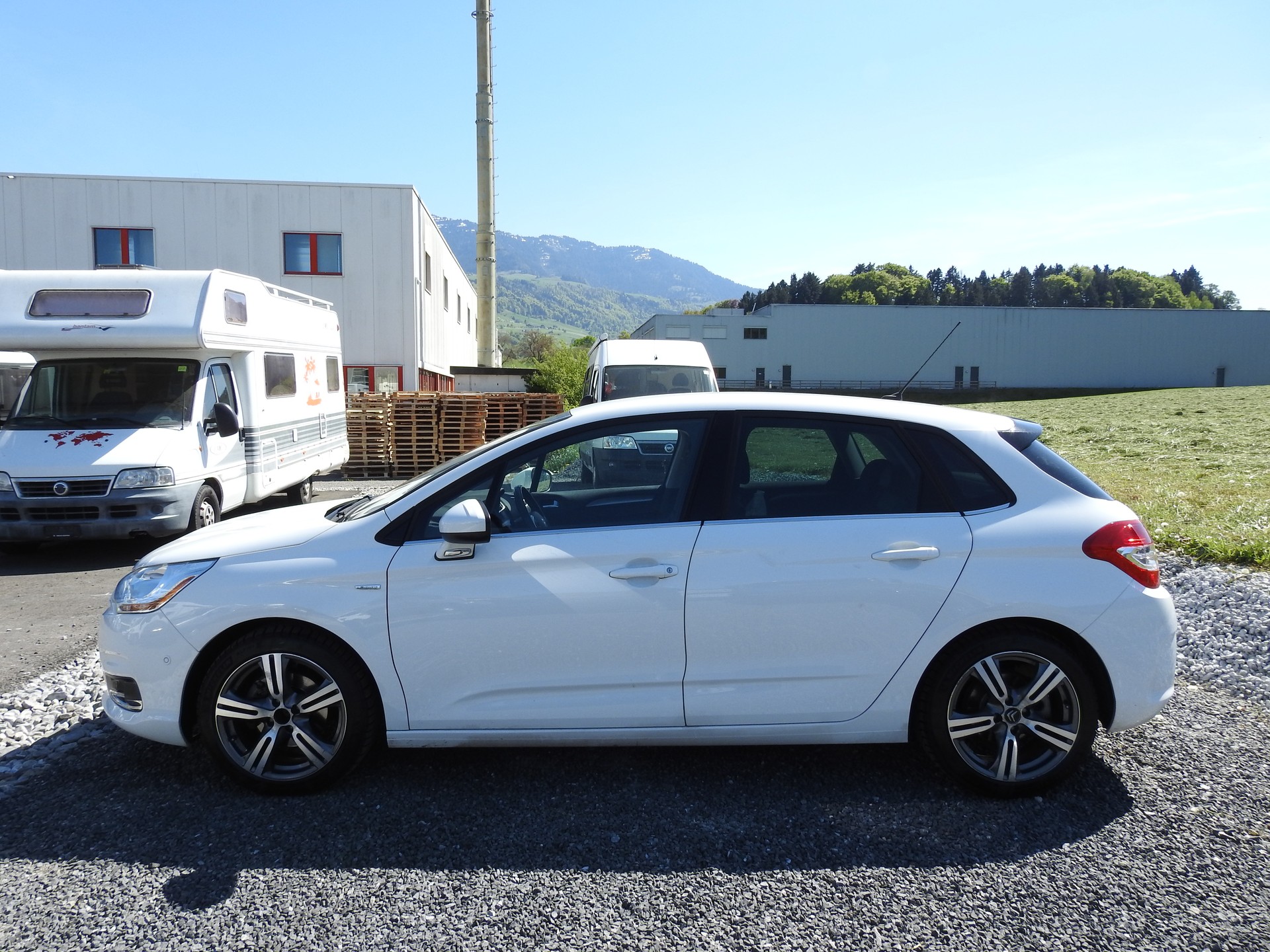 CITROEN Berline 1.6 e-HDi SST Exklusive-image-2