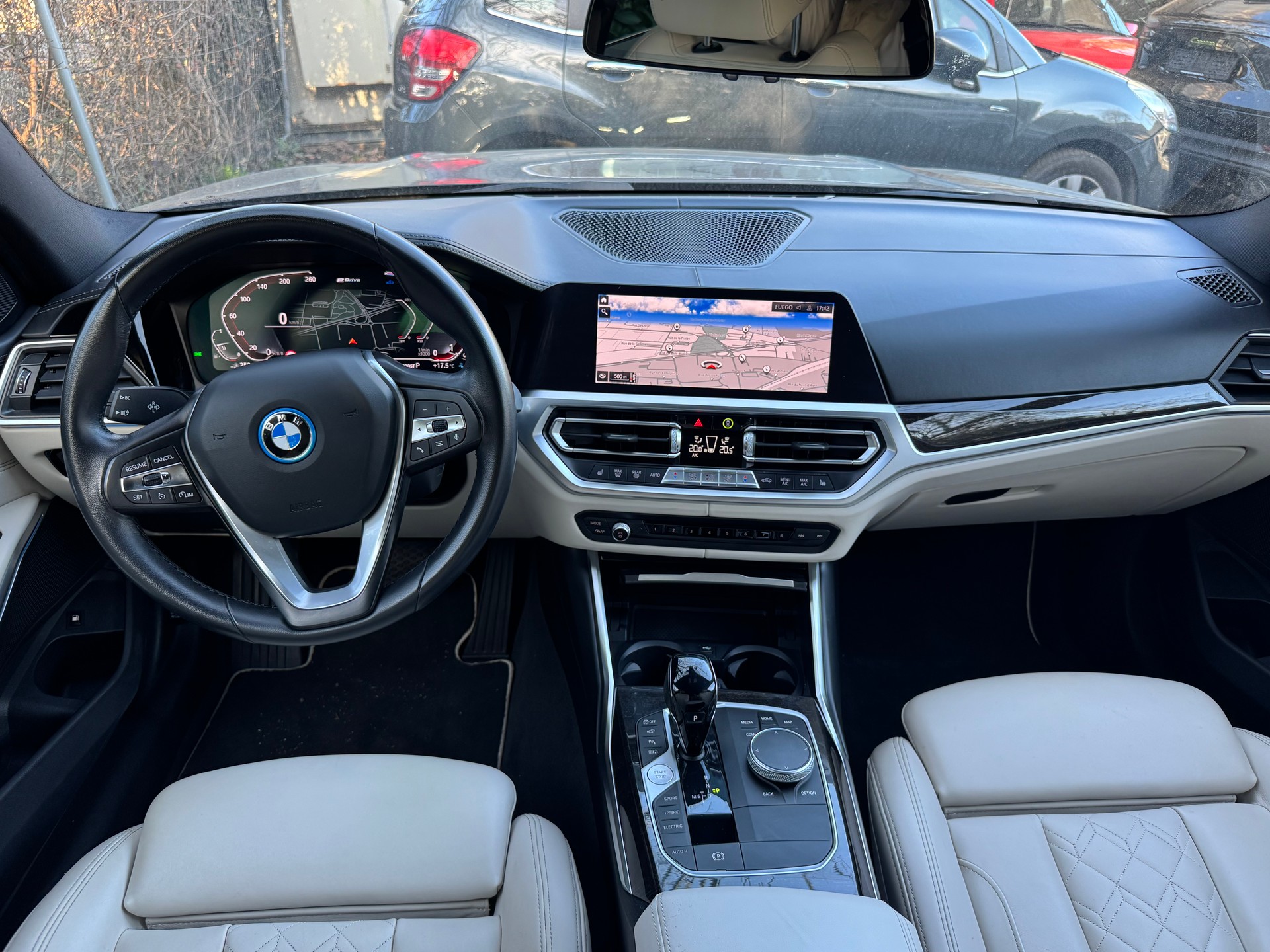 BMW 330e xDrive Sport Line Steptronic-image-7