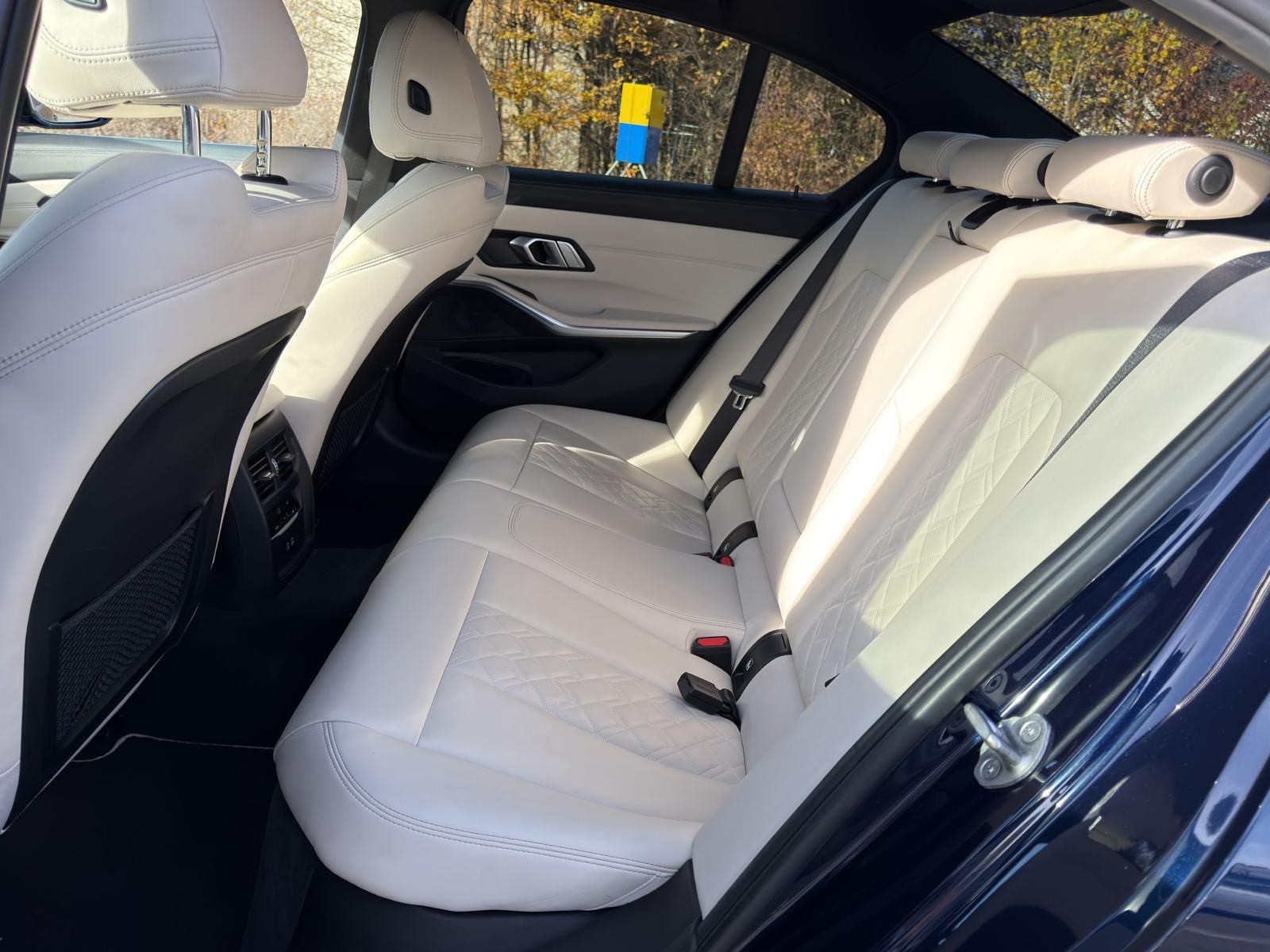 BMW 330e xDrive Sport Line Steptronic-image-8
