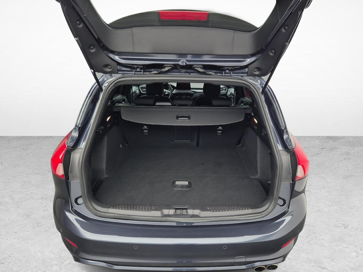 FORD Focus Station Wagon 2.0 EcoBlue 150 ST-Line-image-15