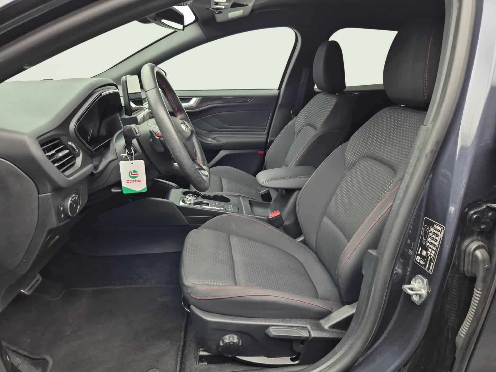 FORD Focus Station Wagon 2.0 EcoBlue 150 ST-Line-image-2