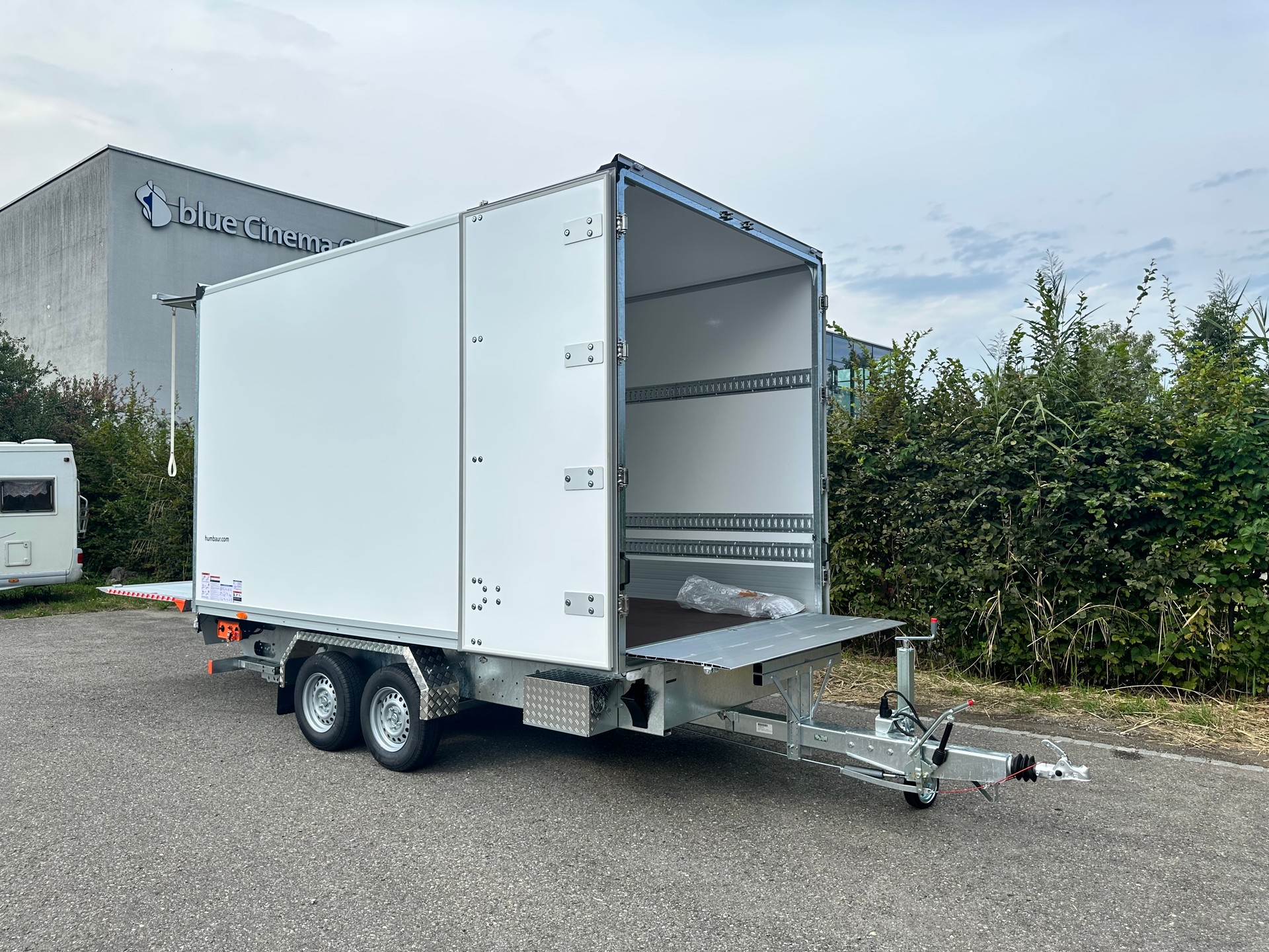 HUMBAUR HK 354222 RZD Hebebühneanhänger-image-11
