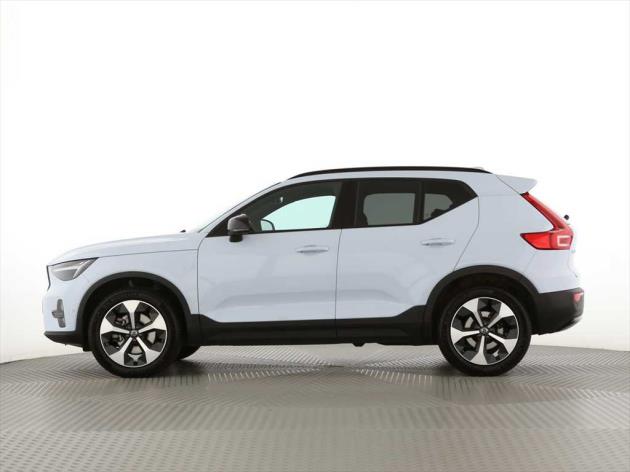 VOLVO XC40 2.0 B3 MH Plus Dark-image-2