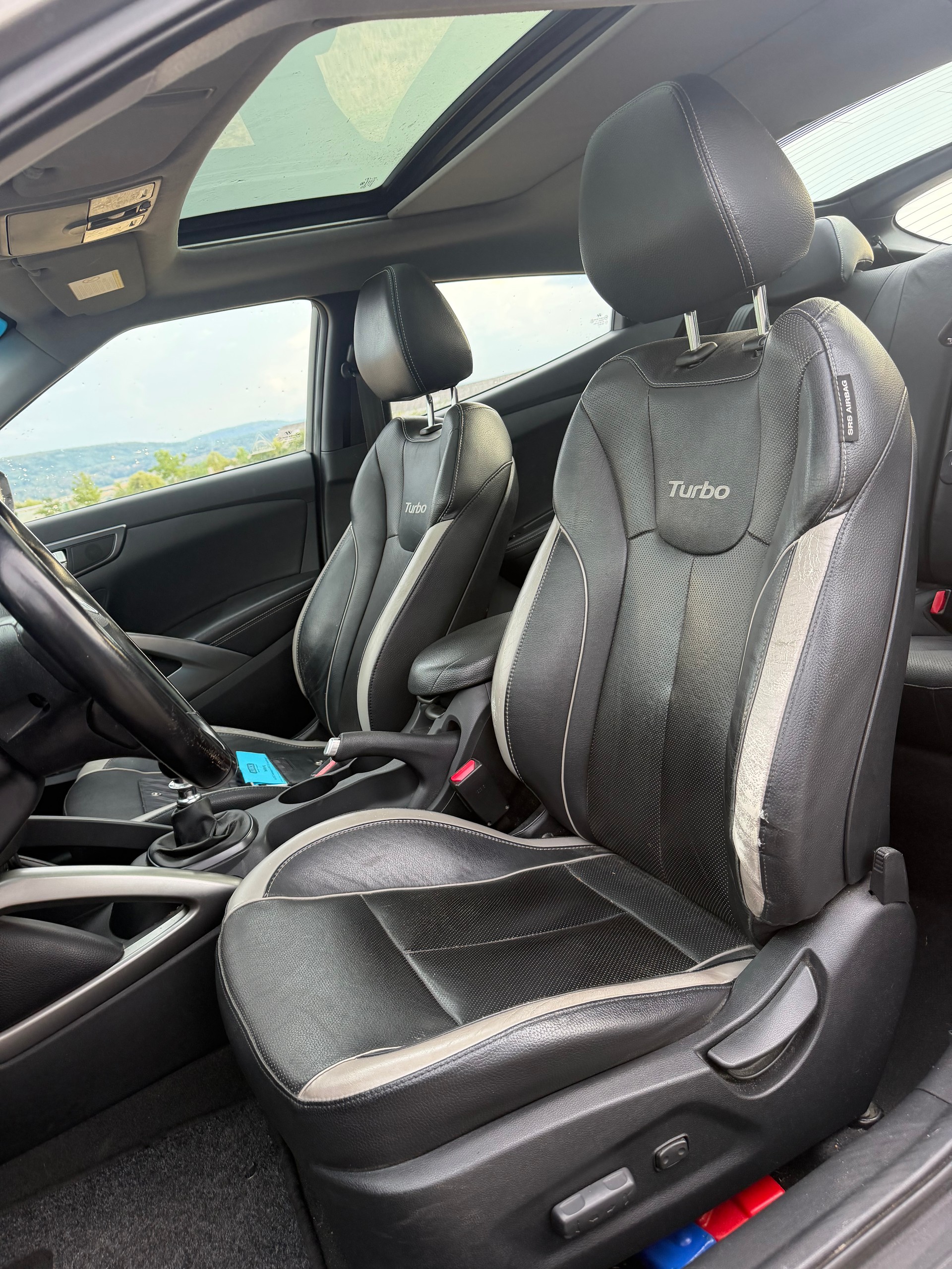 HYUNDAI Veloster 1.6 Turbo GDI-image-9