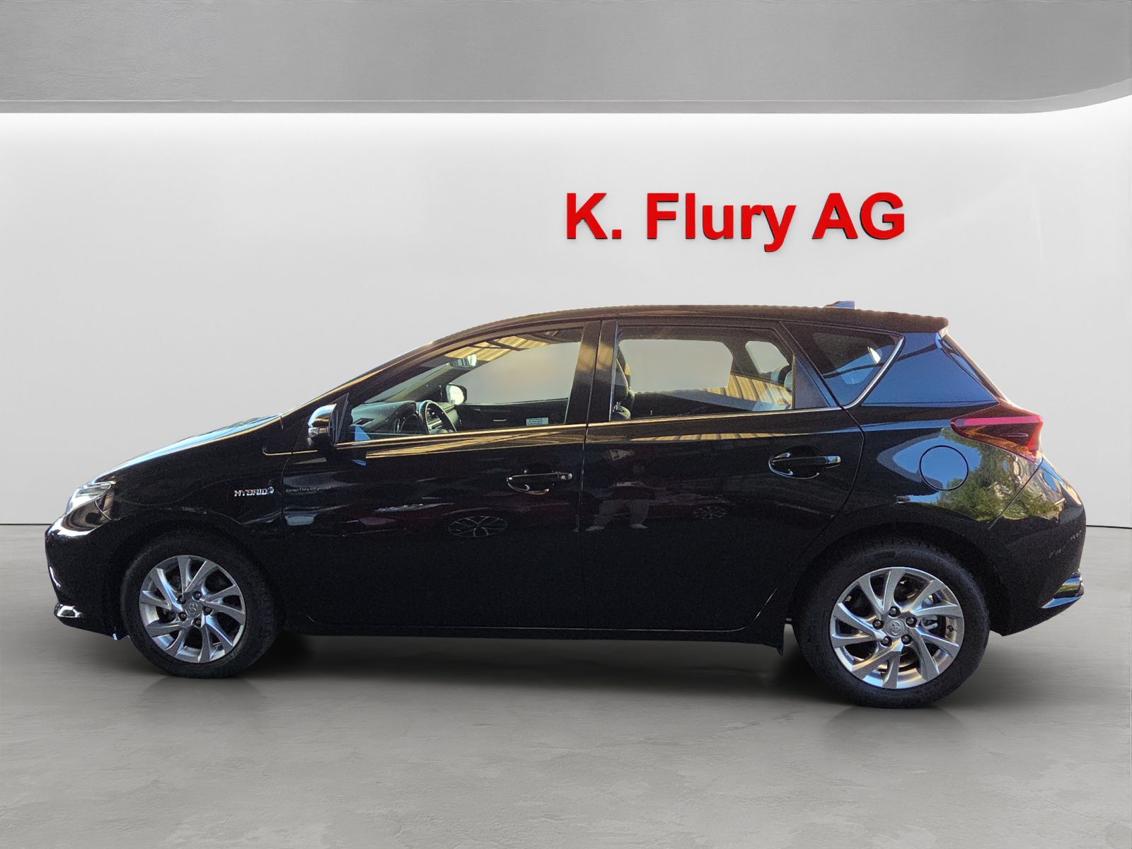 TOYOTA Auris 1.8 HSD Trend-image-1