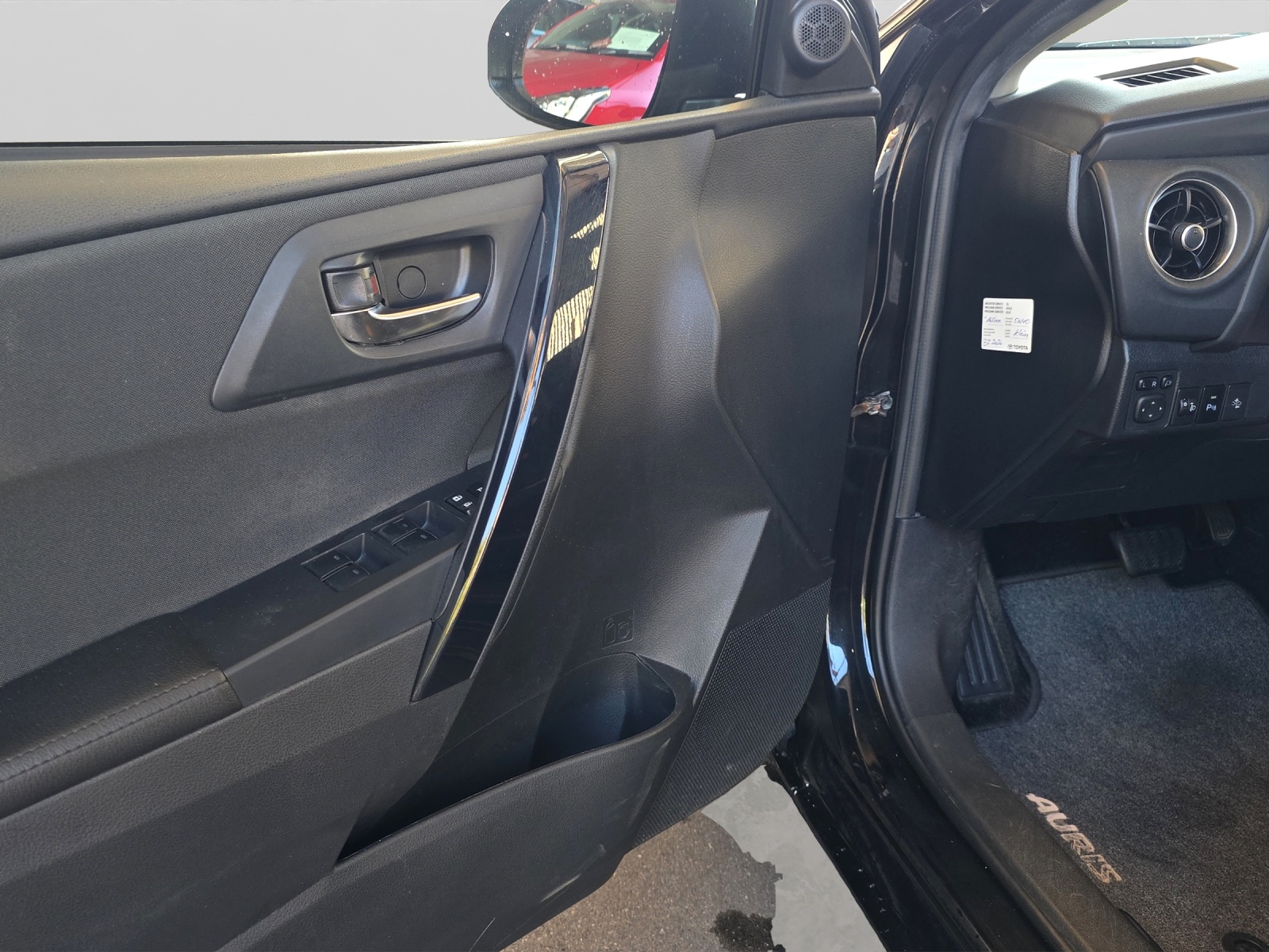 TOYOTA Auris 1.8 HSD Trend-image-11
