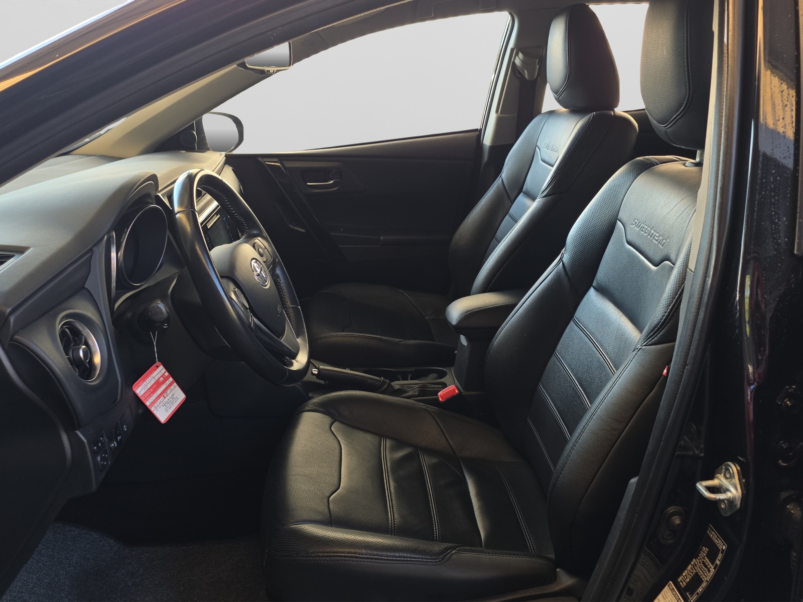 TOYOTA Auris 1.8 HSD Trend-image-8