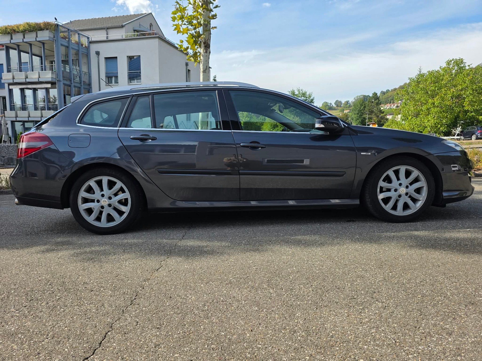 RENAULT LAGUNA-image-12