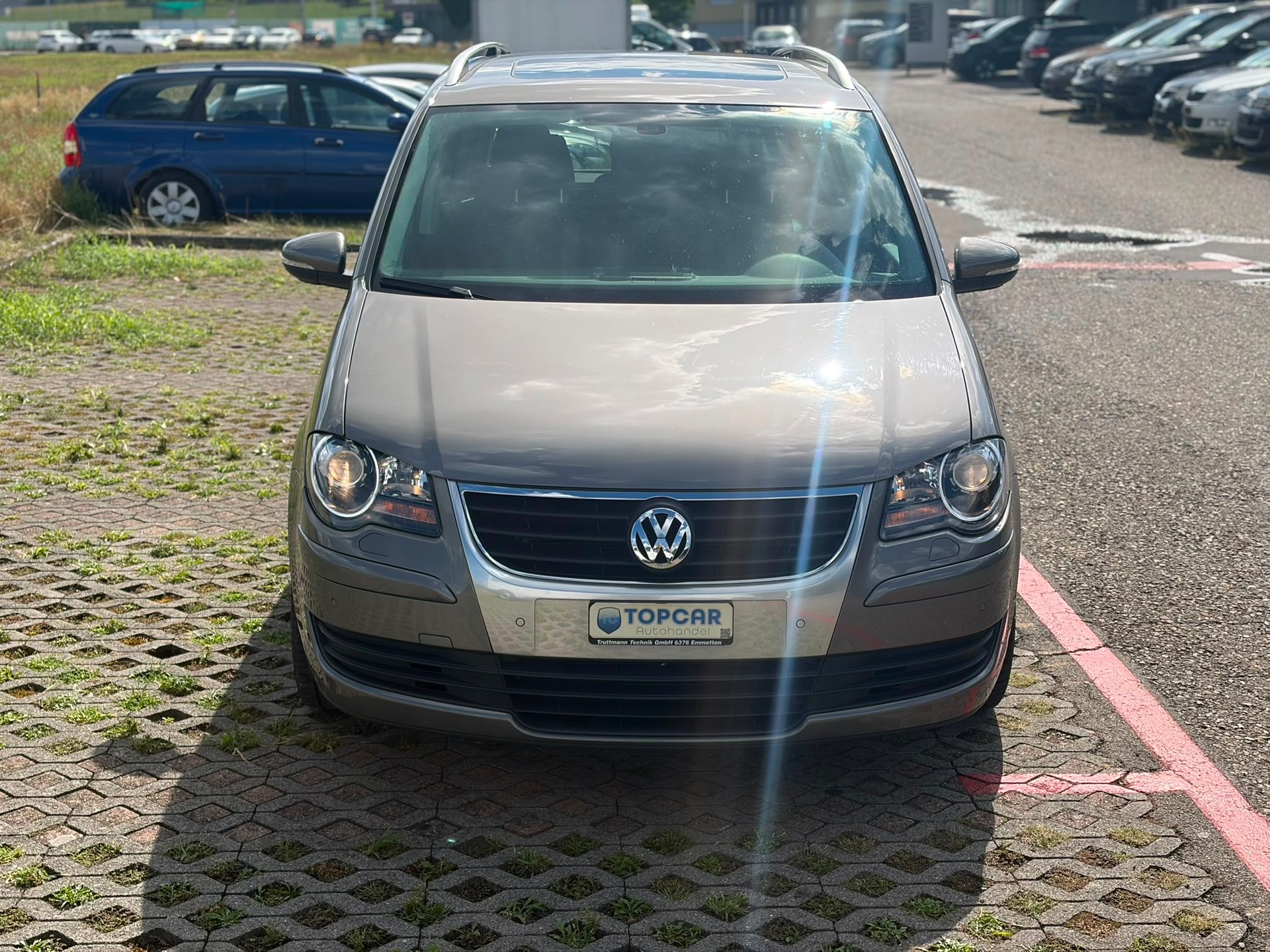 VW Touran 2.0 TDI Highline-image-1