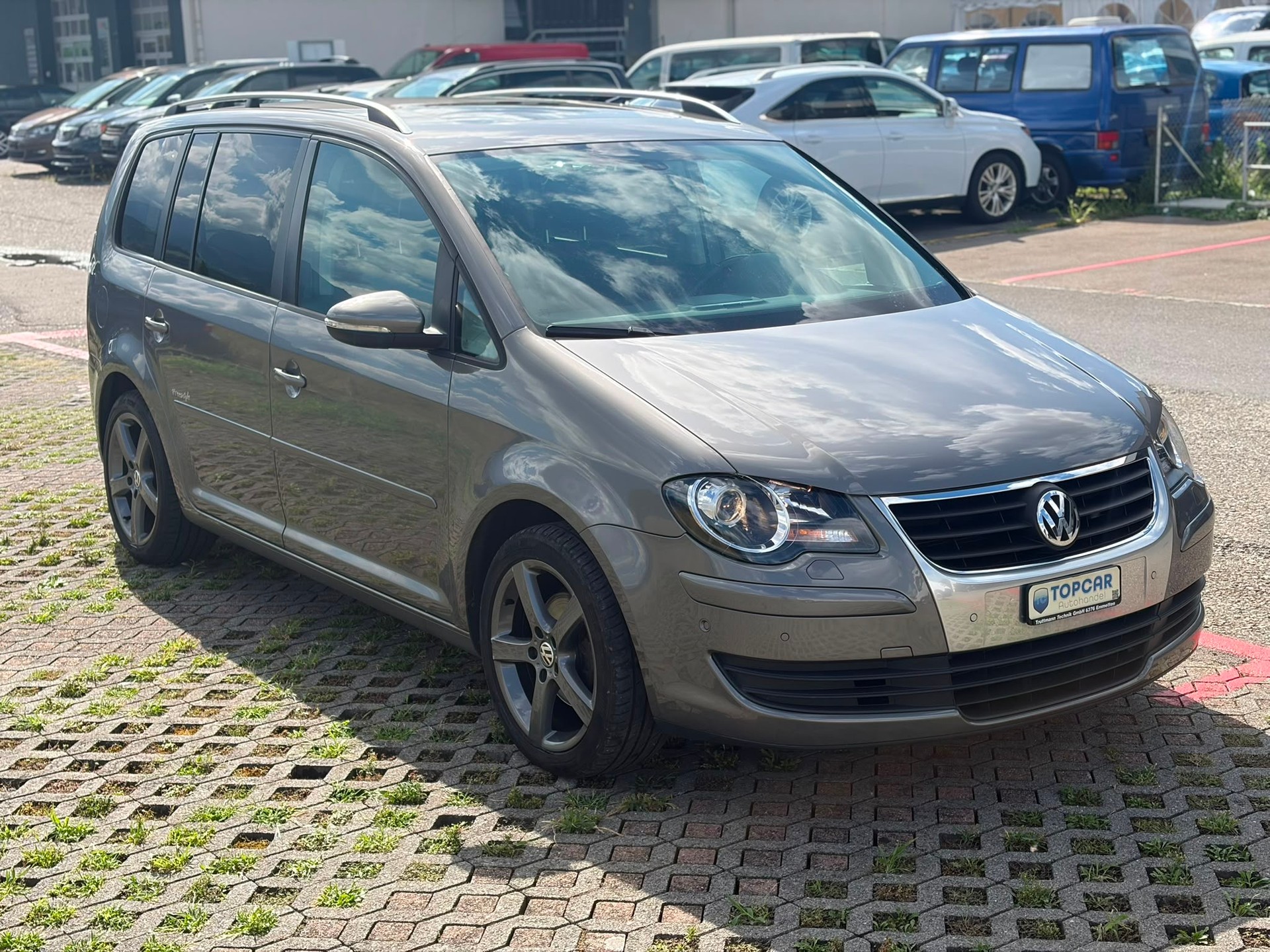 VW Touran 2.0 TDI Highline-image-2