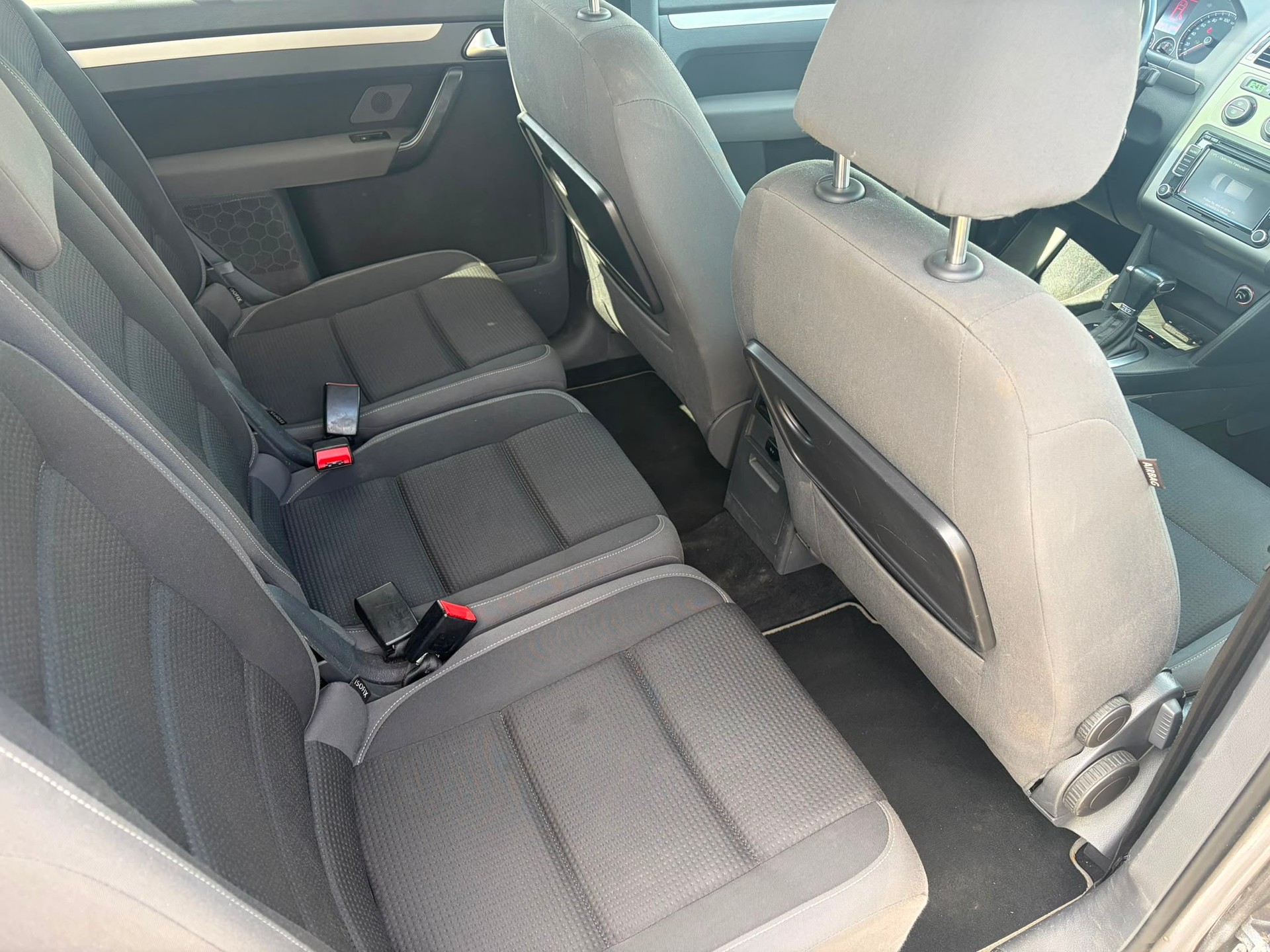 VW Touran 2.0 TDI Highline-image-8