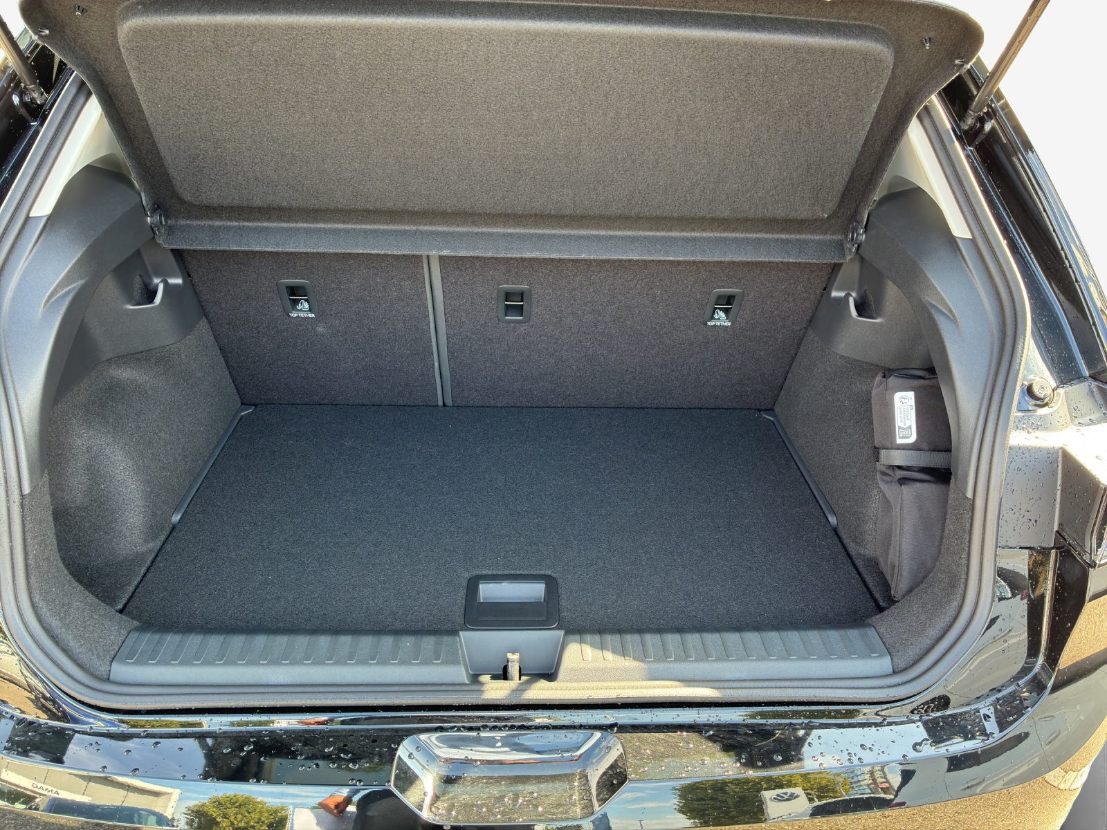 VW ID.Polo 52 kWh Life Edition One-image-12