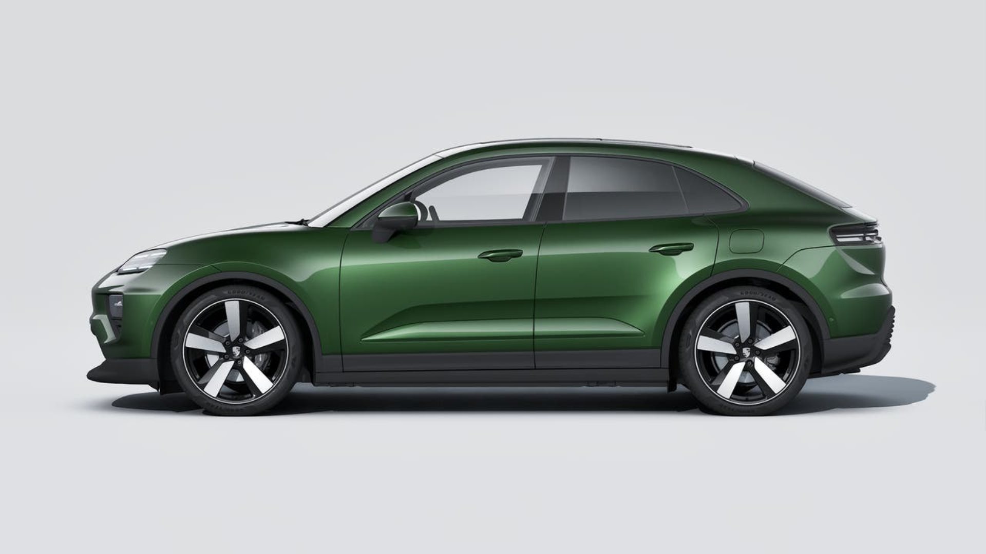 PORSCHE Macan 4-showroom-element-1
