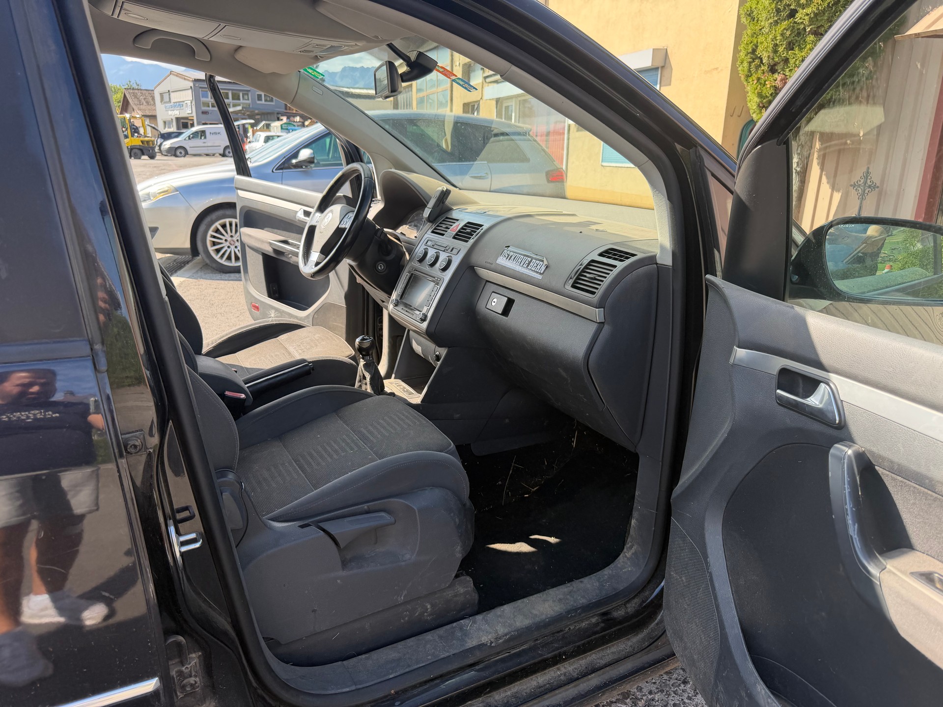 VW Touran 2.0 TDI Highline-image-11