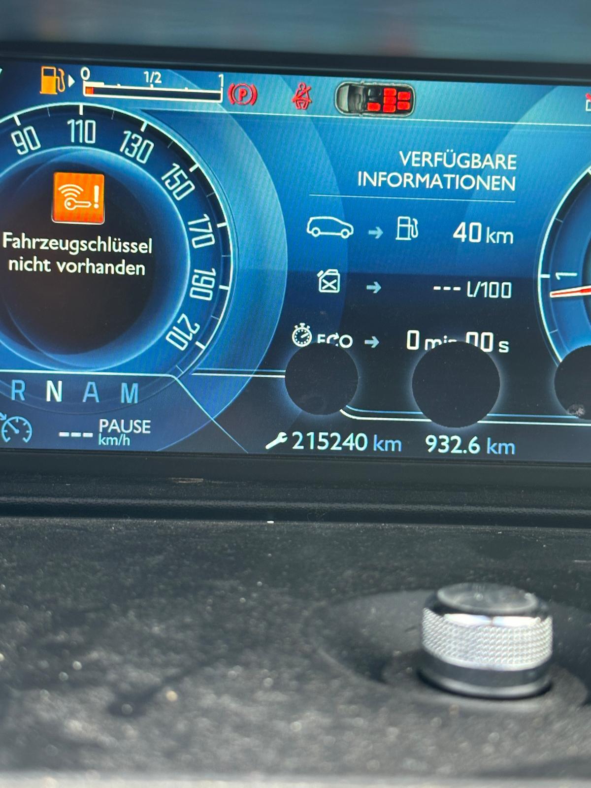 CITROEN Grand C4 Picasso 1.6 e-HDi Exclusive EGS6-image-11