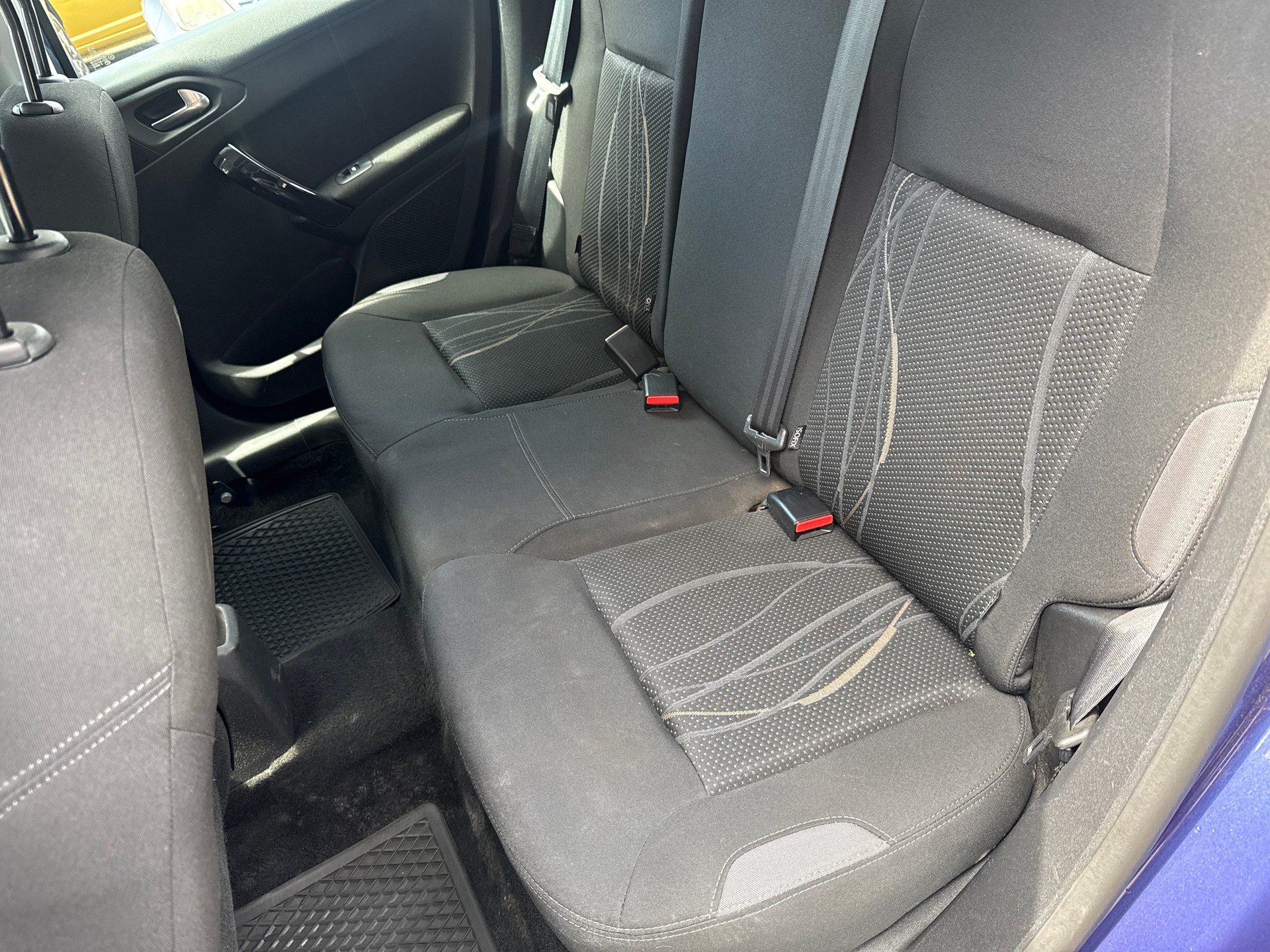 PEUGEOT 208 1.2 VTI Active-image-17