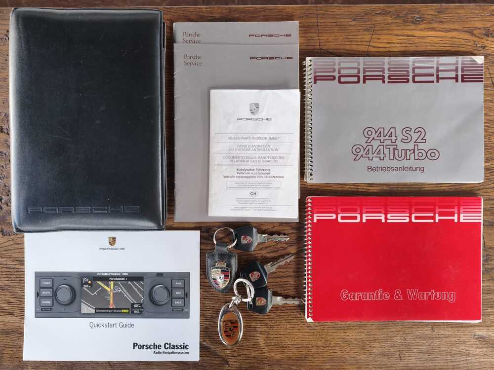 PORSCHE 944 Turbo Cabriolet-image-15