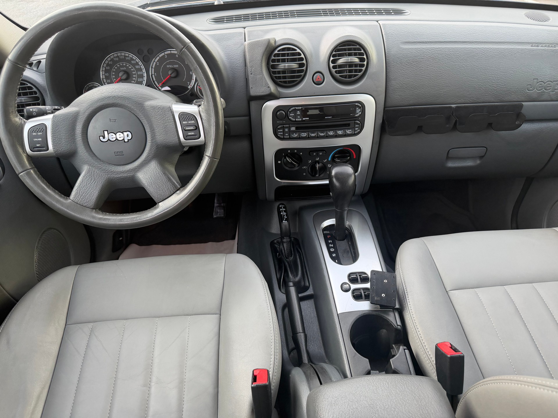 JEEP Cherokee 3.7 V6 Limited-image-9