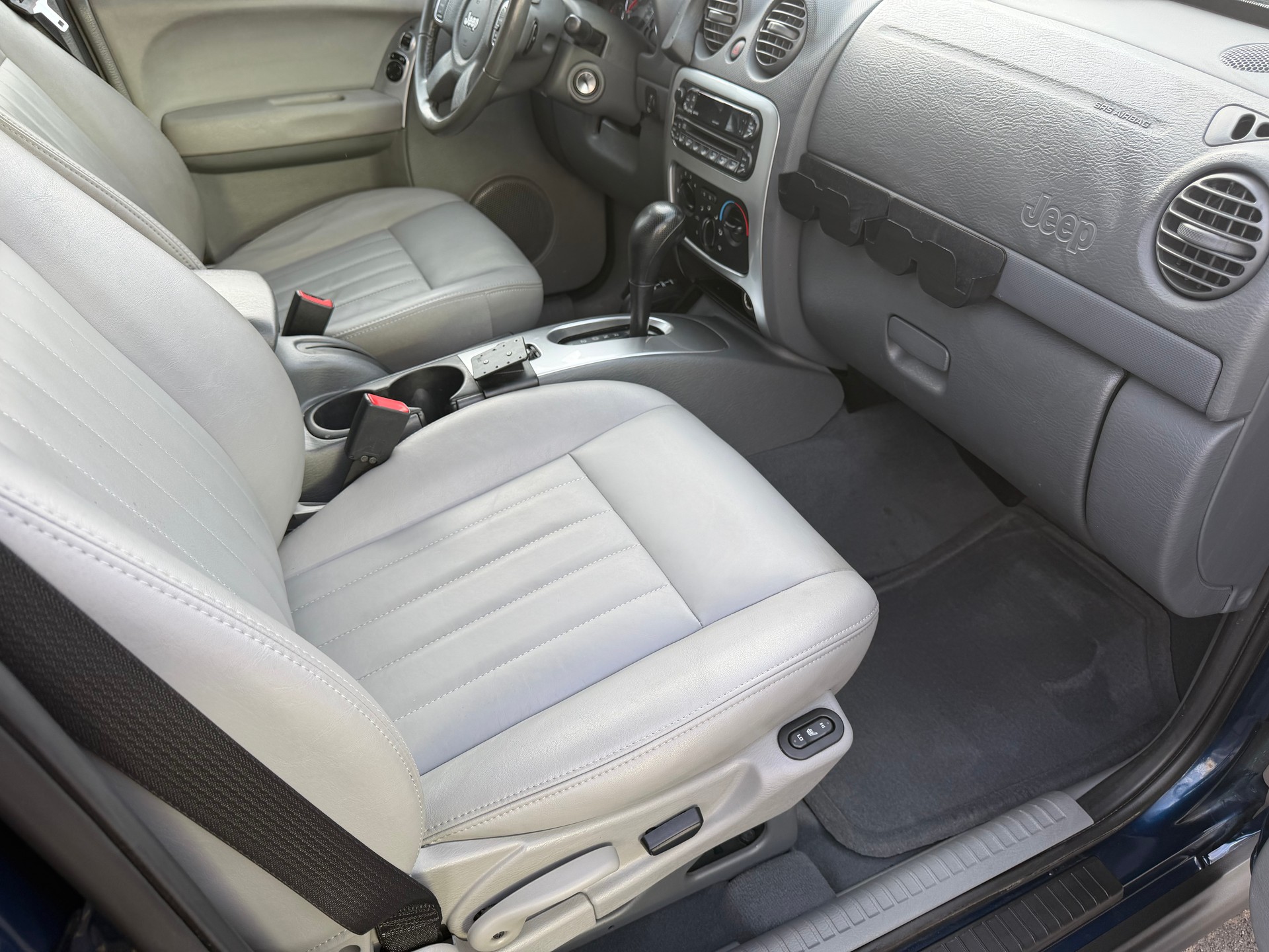 JEEP Cherokee 3.7 V6 Limited-image-14