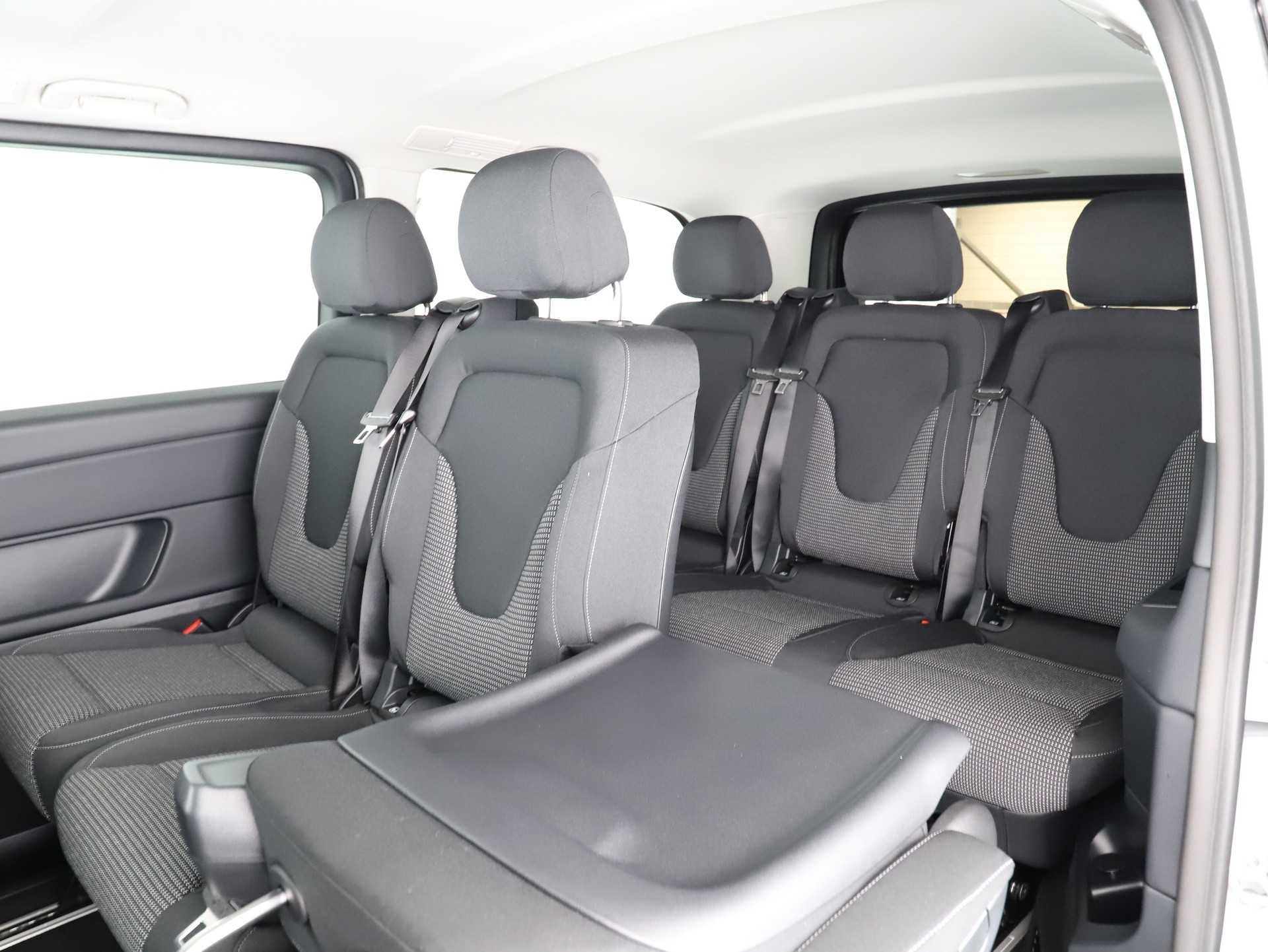 MERCEDES-BENZ V 250 d kpa. 4M Style-image-10