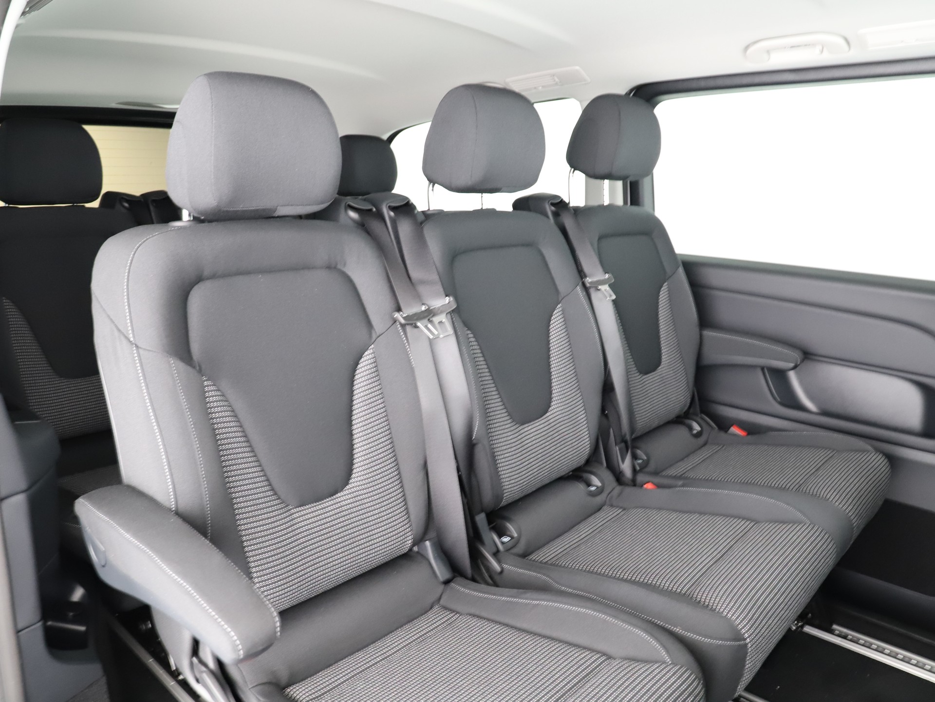 MERCEDES-BENZ V 250 d kpa. 4M Style-image-12