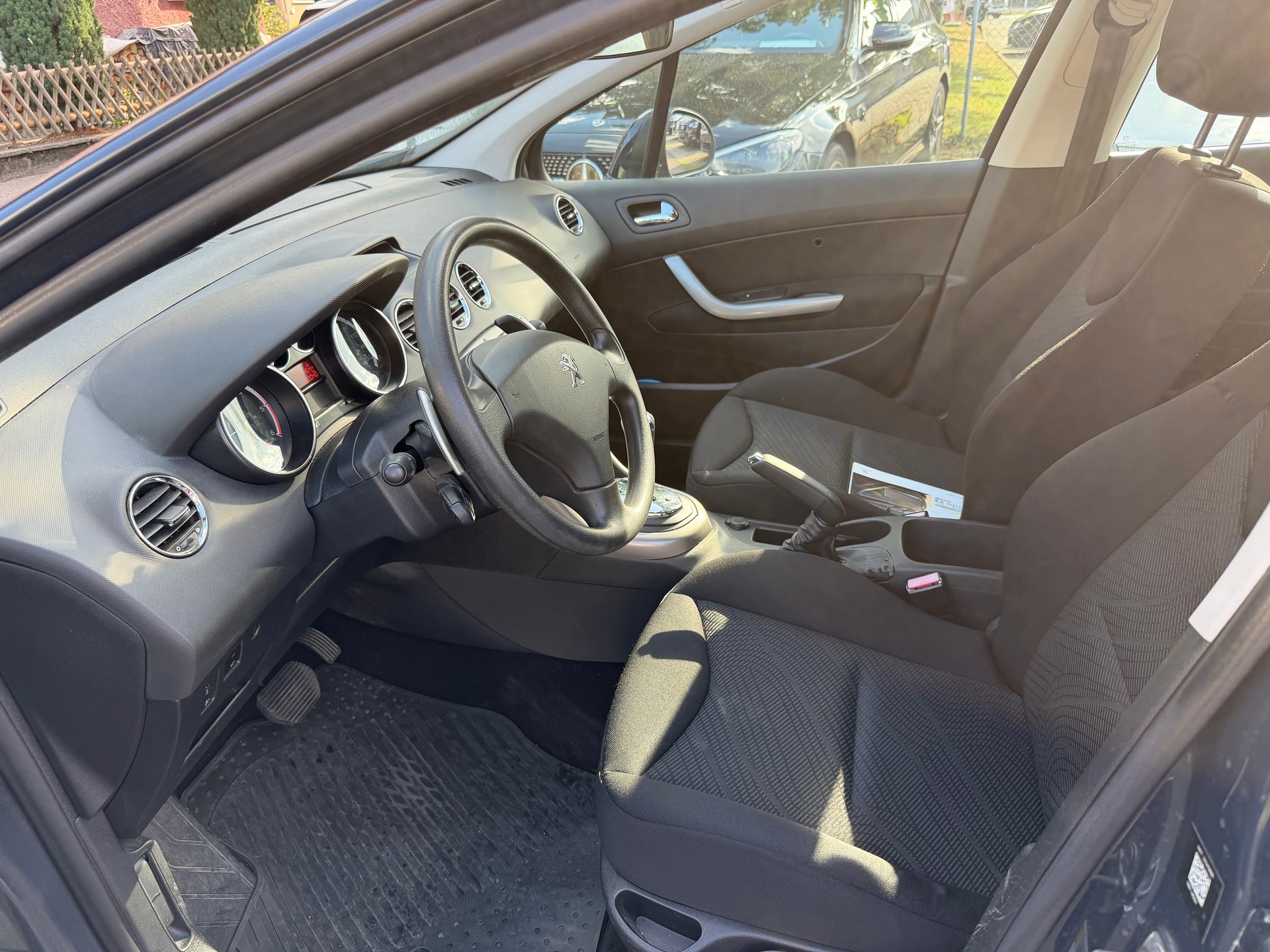 PEUGEOT 308 SW 1.6 HDI Active EGS6-image-6