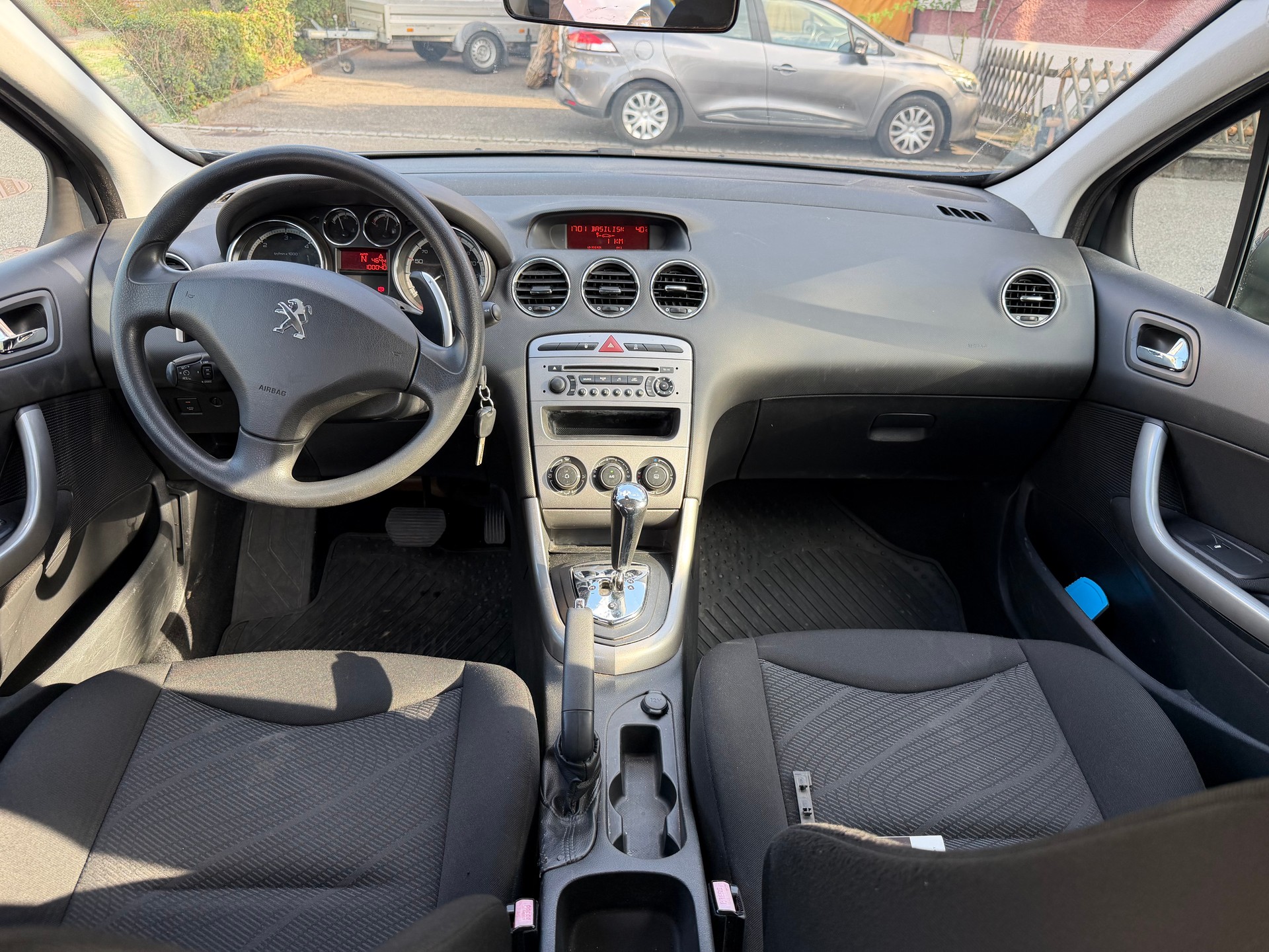 PEUGEOT 308 SW 1.6 HDI Active EGS6-image-8