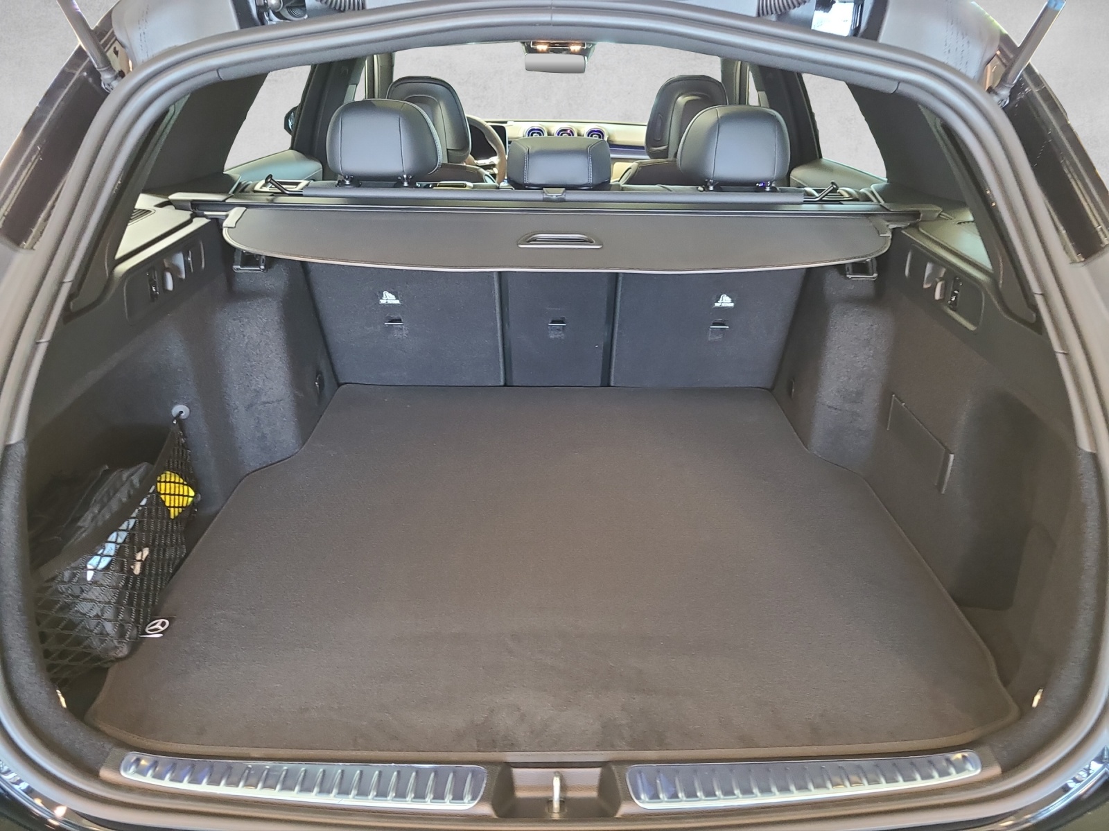 MERCEDES-BENZ C 220 d 4M T Swiss Star AMG Line-image-5