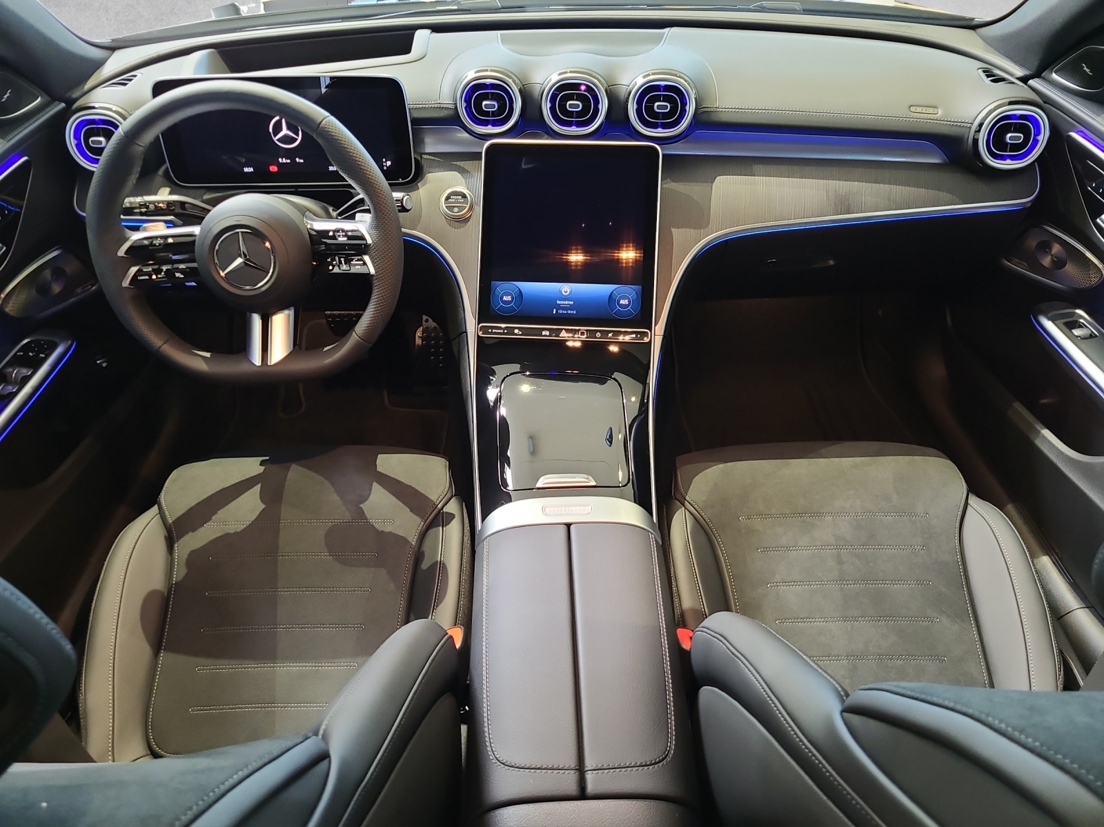 MERCEDES-BENZ C 220 d 4M T Swiss Star AMG Line-image-3