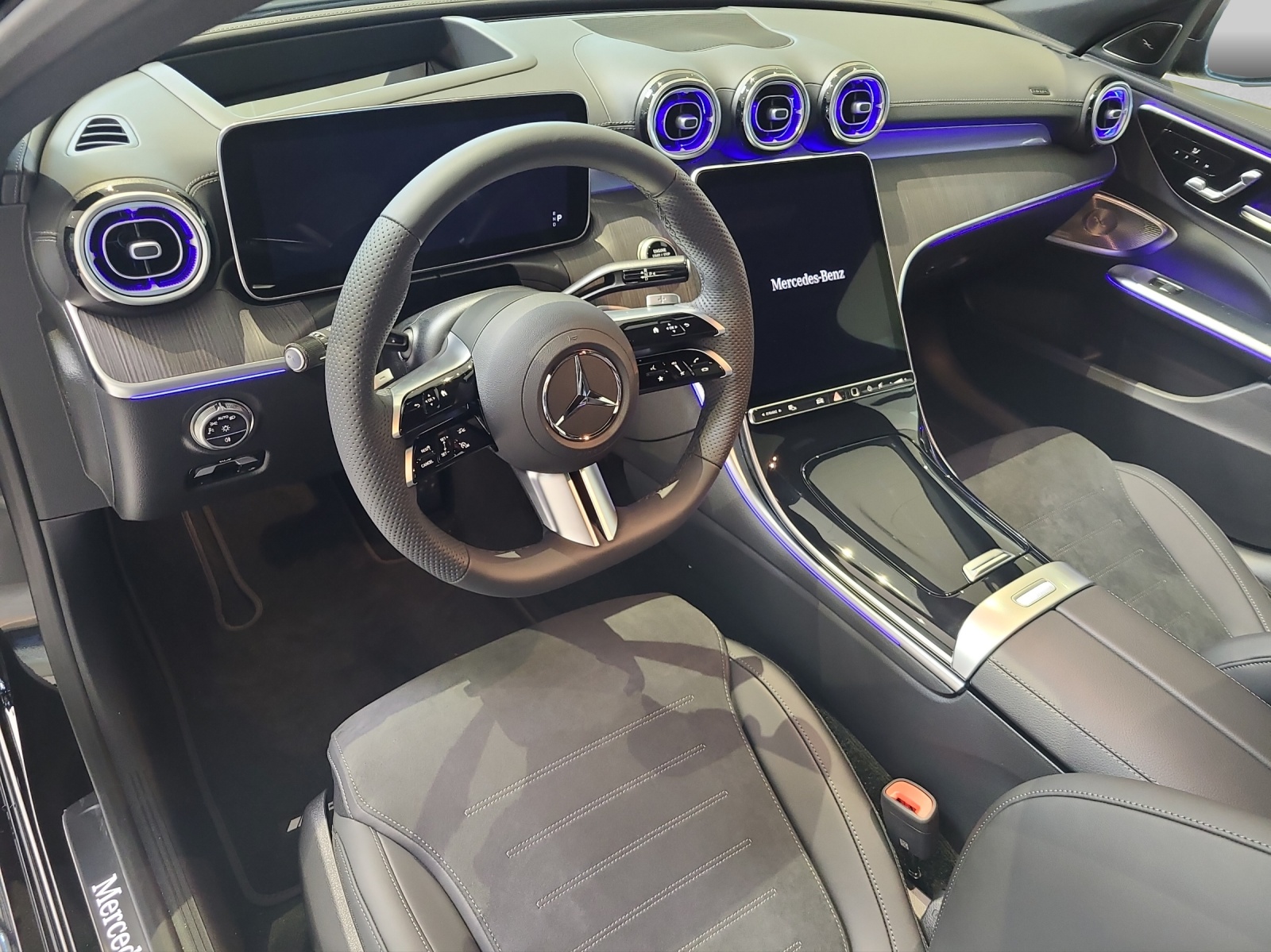 MERCEDES-BENZ C 220 d 4M T Swiss Star AMG Line-image-13