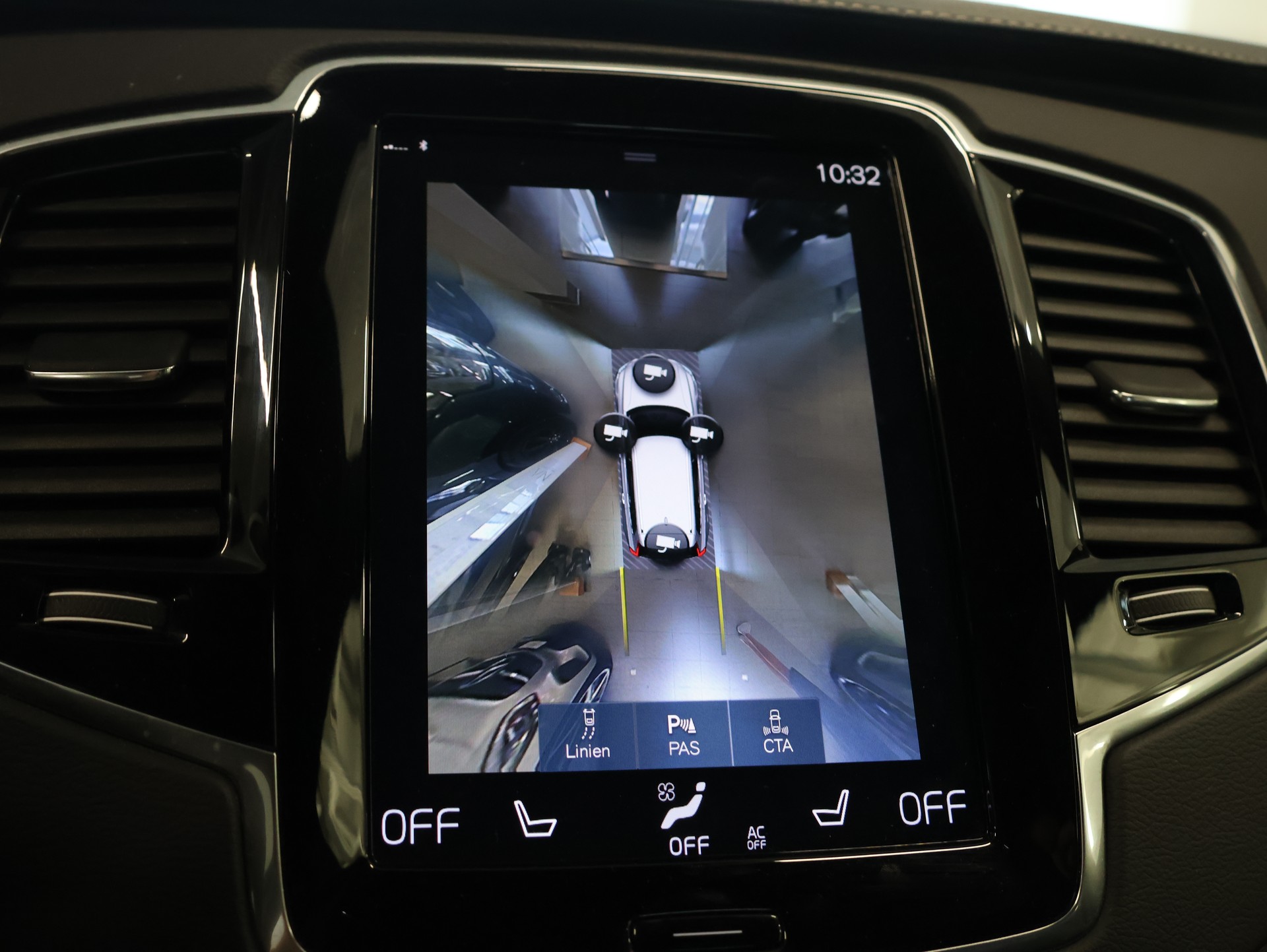 VOLVO XC90 T8 eAWD R-Design Geartronic-image-23